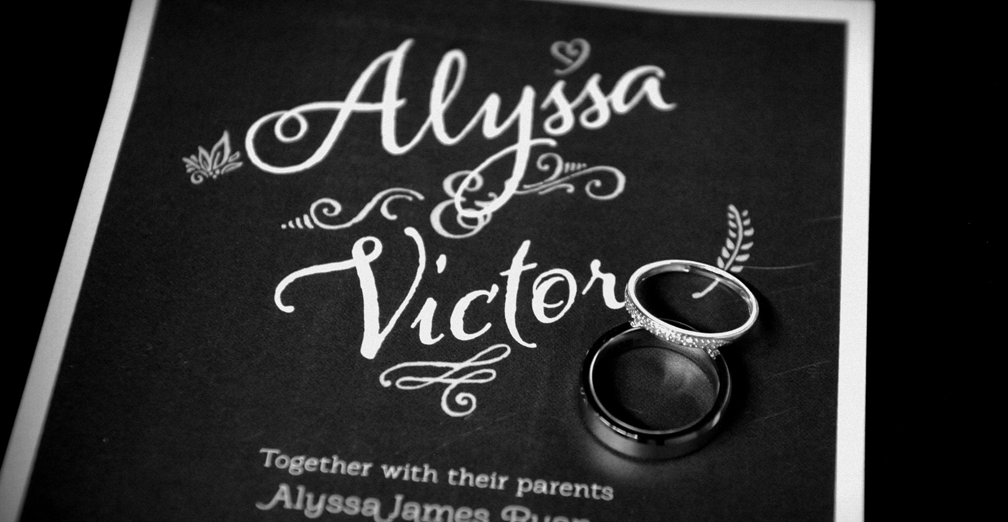 ♾️ #weddingrings #mrandmrs #mrandmrsrings #wedding #ovationphotographyanddesign #weddingday #blackandgrey #weddingphotographer #weddingphotography #weddingpic
