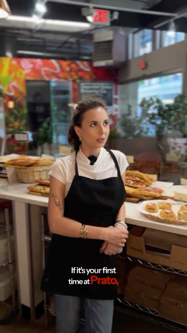 Not sure what to order? Gaia’s got you. If it’s your first visit @pratobakery, this is the one you need to try.
#pratobakery #italianbakery #cantucci #schiacciata #jerseycitybakery