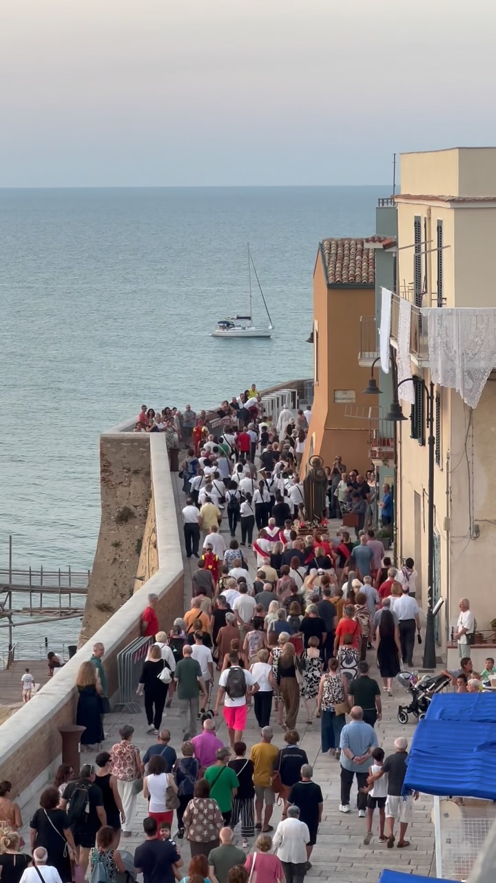 A little piece of Termoli tradition, faith and summer magic. ❤️ San Rocco Procession, 16 August 2026.
📍Termoli, Molise 🇮🇹❤️
#Termoli #SanRocco #italiantradition #Molise #italiansummer