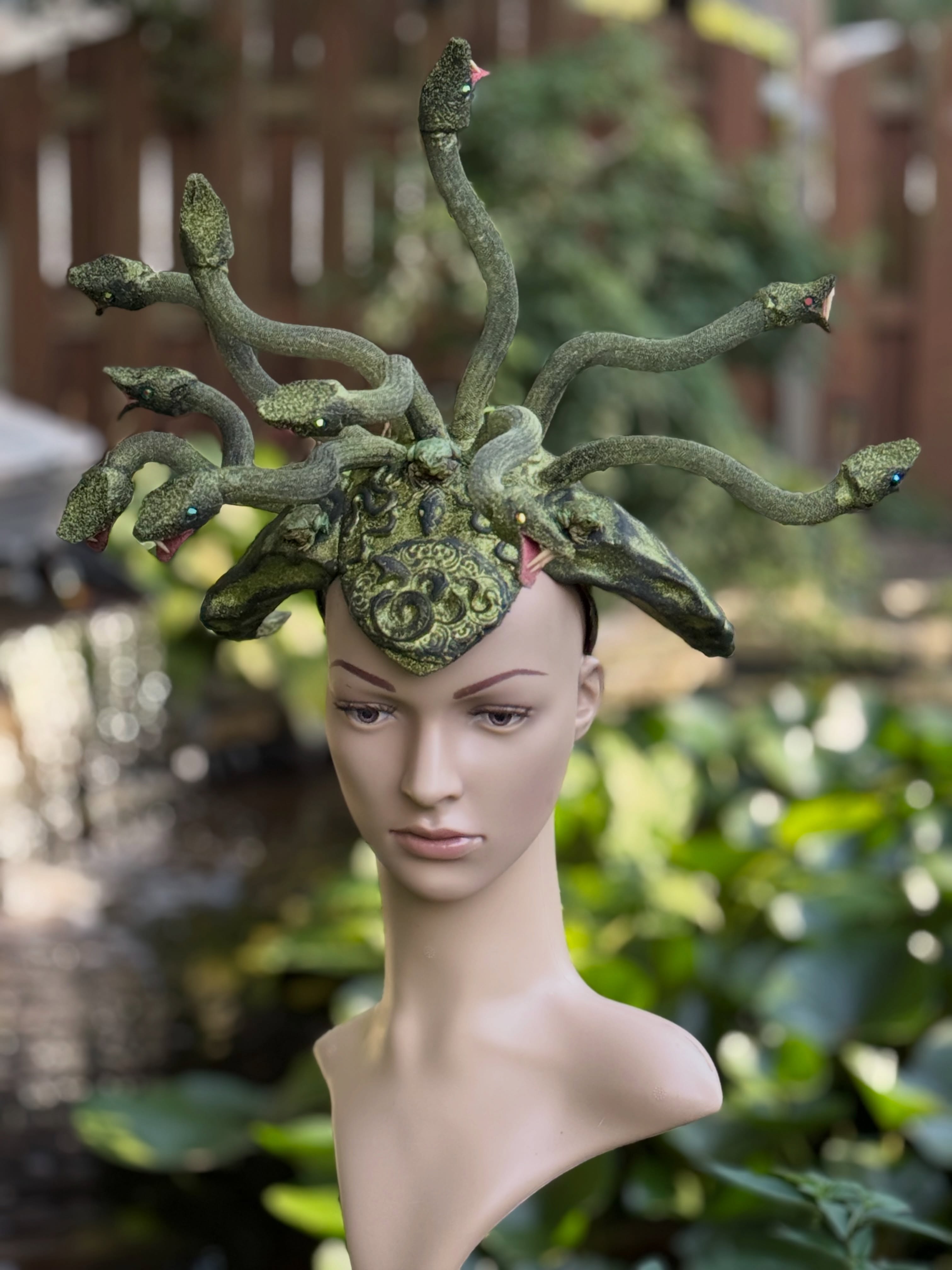 Available now MEDUSA headdress
#medusa #medusaheaddress #hybrid #medusavenusflytrap
#venusflytrap venusflytrapheaddress
medusaheadpiece medusacosplay medusacostume snake snakes snakeheaddress snakeheadpiece headdress wearableart headpiece gorgon medusagorgon priestess
greekmythology Stheno Euryale versace mythology chicagoartist