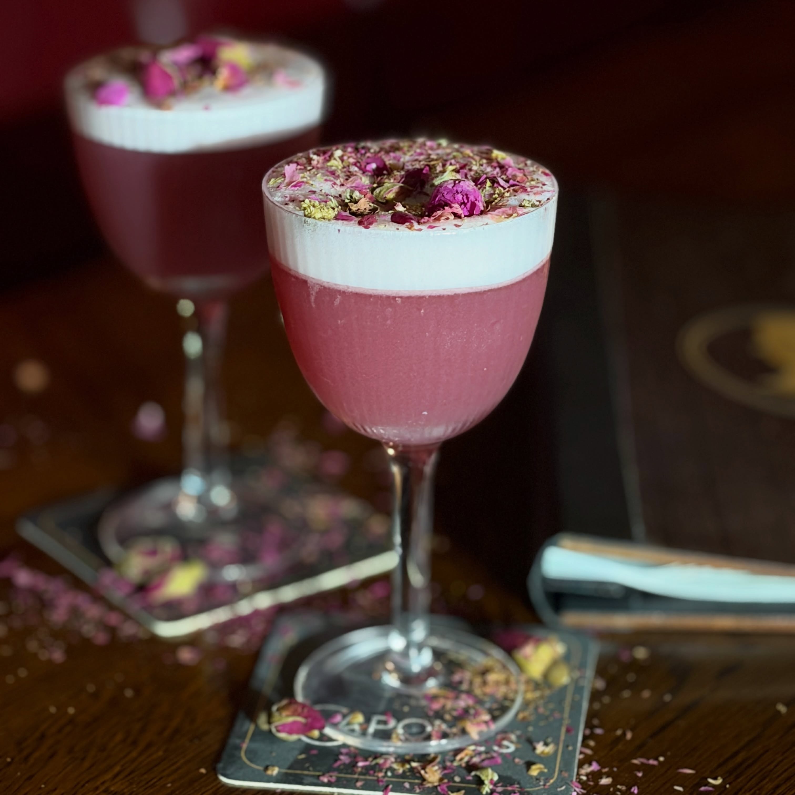 Welcome to the club! “Capones club” that is 🎩
With @sheffieldcocktailweek fast approaching we’ve come up with an exclusive drink just for you!
We’ve got to give ourselves our flowers when it’s comes to this beautiful cocktail, tarte blackberry with strawberry gin makes for a delightful experience 🍓
Click the link in our bio to get yourself tickets now! 🔗