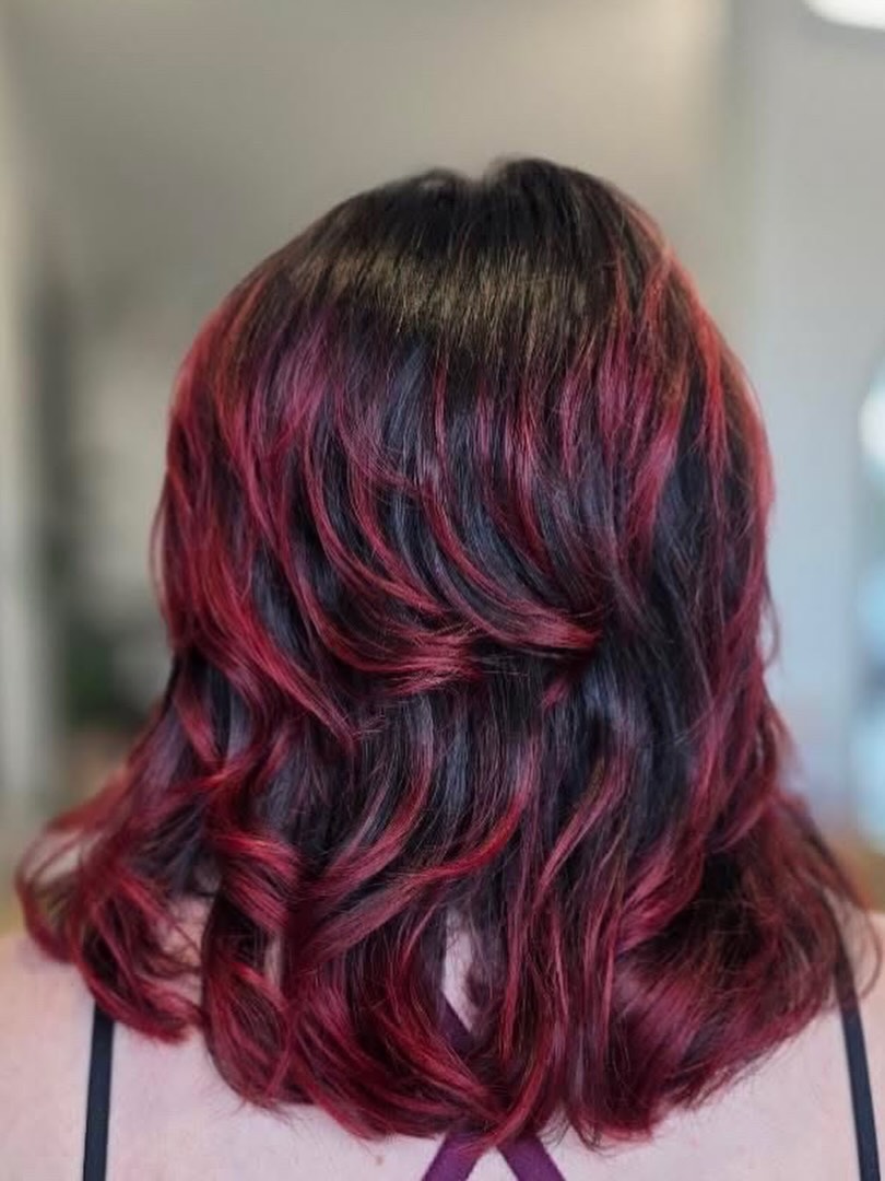 Fox Tail Hair 🦊 Transformation!! Don’t forget to swipe to see the before 😳😮
Obsessed with this colour by @hairby_yesenias ! Tap that ❤️ if you’re loving this look!
#transformationhair #foxtailhair #519london #londonontario