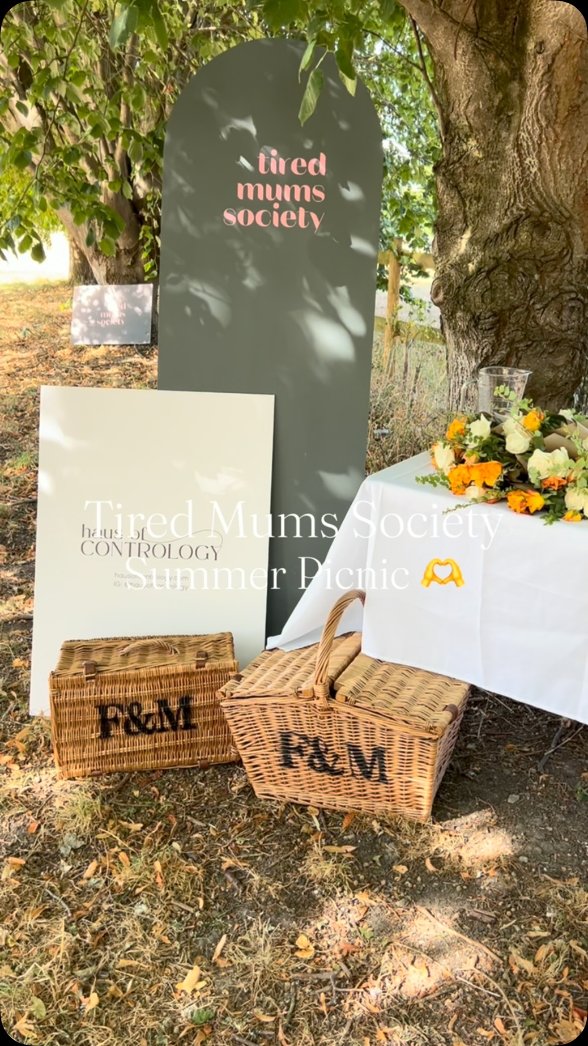 What a lovely morning! The sun was shining, it was lovely to welcome lots of new faces and it was so lovely to have some of our older minis join us during the summer holidays 🥰
Big thanks to @sophsloafscatering for our picnic boxes, @bunsofjoyuk for a little sweet treat, and @hausofcontrology Haus for getting us moving!