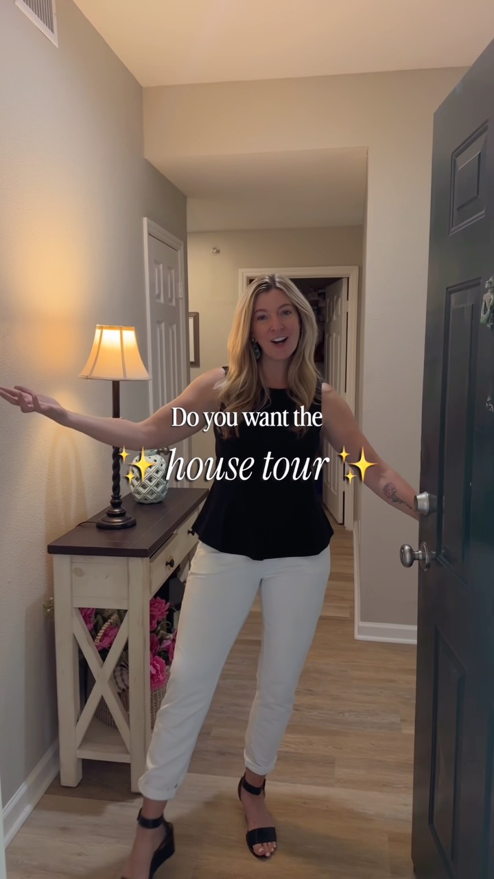 Take a house tour and find out what living on Hilton Head Island look like when you get 3 bedrooms, updates AND landscape views? 👀🌴
Inside you’ll find an updated kitchen with granite countertops + stainless appliances, a fireplace, built-in bar with quartz countertop, and an updated primary bath.
But don’t skip the balcony... 🌿 it overlooks the landscaped green space and even has its own outdoor storage closet—because on Hilton Head, you need somewhere for all that beach gear. 😉
The community also offers:
✨ Two pools
✨ Fitness center
✨ Walking paths
✨ Convenient mid-island location
If you’ve been looking for a Hilton Head Island condo or full-time home with 3 bedrooms, this one deserves a look.
📍 #3322 Legends on the Green | Hilton Head Island, SC
Want the price, HOA details or a private tour? Send me “LEGENDS” and I’ll send you the details.
#HiltonHeadIsland #HiltonHeadRealEstate #HiltonHeadCondos #HiltonHeadSC