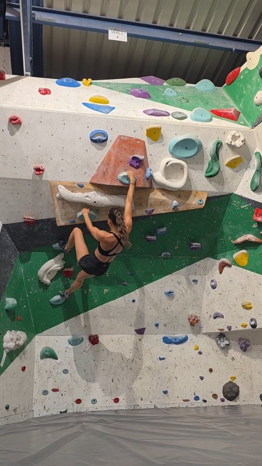 Back on the wall after a while 💫 @ungravityclimbing
.
.
#ThroughMyEyes #Climbing