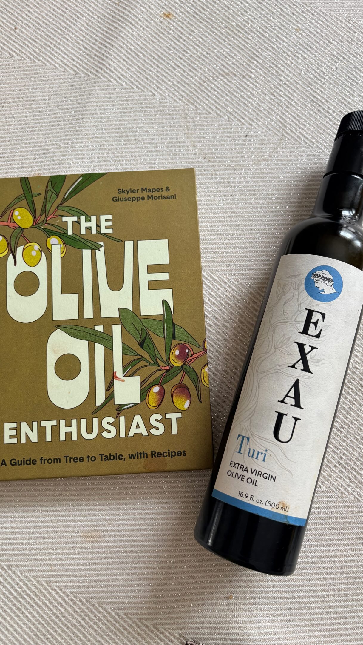 Our resident culinary bestie and storyteller @thekimimichelle got into all things #OliveOil with @skylermapes, the AMAZING co-founder of @exauoliveoil, the award winning olive oil made in the Calabria region of #Italy.
Check out their most recent live, where they talk about all things olive oil, being one of only a handful of Black women in the industry, why you should probably not get that big ol tin of olive oil from Costco, and more about her book, The Olive Oil Enthusiast.
Check it out!
#food #women #culinary