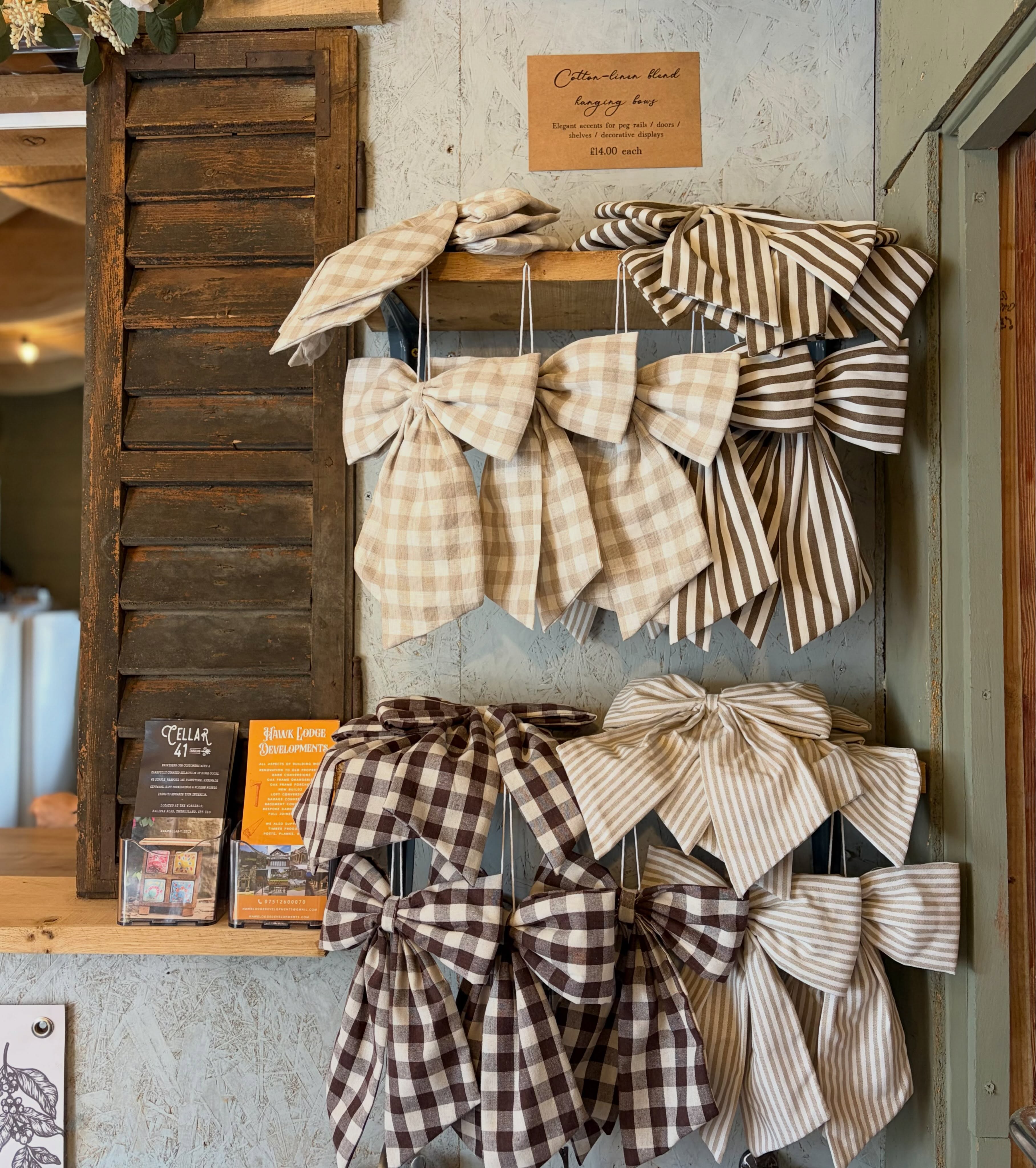 Delivery from @hudsonhome_ beautiful cotton-linen blend bows 🎀
You can hang them on peg rails, doors, shelving, walls … £14.00 each 🤍
(Find them just next to our counter)
#cottonlinen #bows #homeandliving #interiors #yorkshireliving