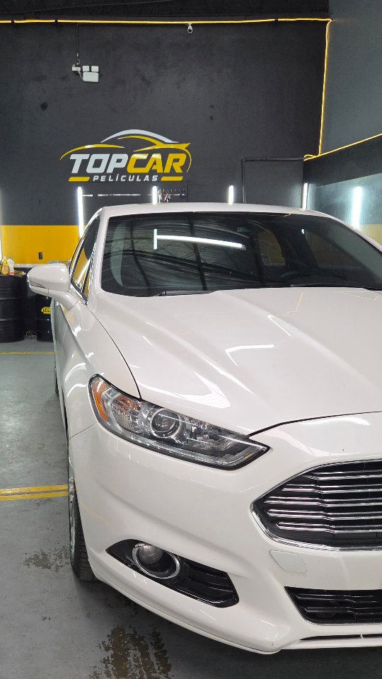 🚘 FORD FUSION ECOBOOST | MAIS ESTILO, CONFORTO E PROTEÇÃO
Mais um projeto realizado com qualidade e acabamento impecável na Topcar Películas! 🔥
Neste Ford Fusion EcoBoost, realizamos a aplicação de película:
▪️ G20% — vidros laterais e vidro traseiro
▪️ G50% — para-brisa
O resultado é um visual mais elegante, maior conforto no interior do veículo e redução da incidência solar, mantendo um acabamento sofisticado. 🖤
💎 Película de qualidade + aplicaç