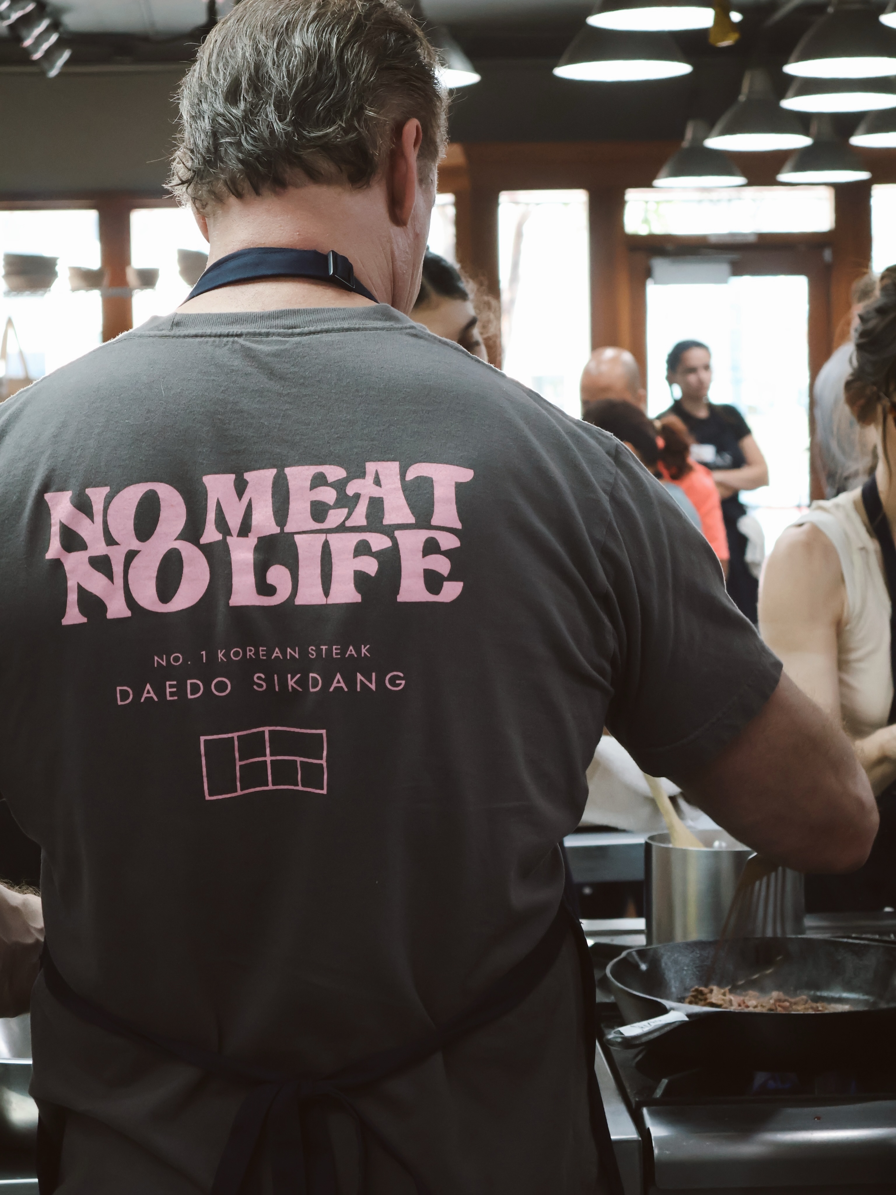What he said. 😎 NO MEAT, NO LIFE. Whether you’re team meat, seafood, or both, we’ve got a class for you 👨🍳🍗🐟
Chicken Fundamentals - August 29, 11 AM
The Art of the Pescatarian Party - September 4, 6:30 PM
Come cook with us! 🔪✨
#losangelescookingschool #laevents #losangelesfood #lacooking #cookingclasses