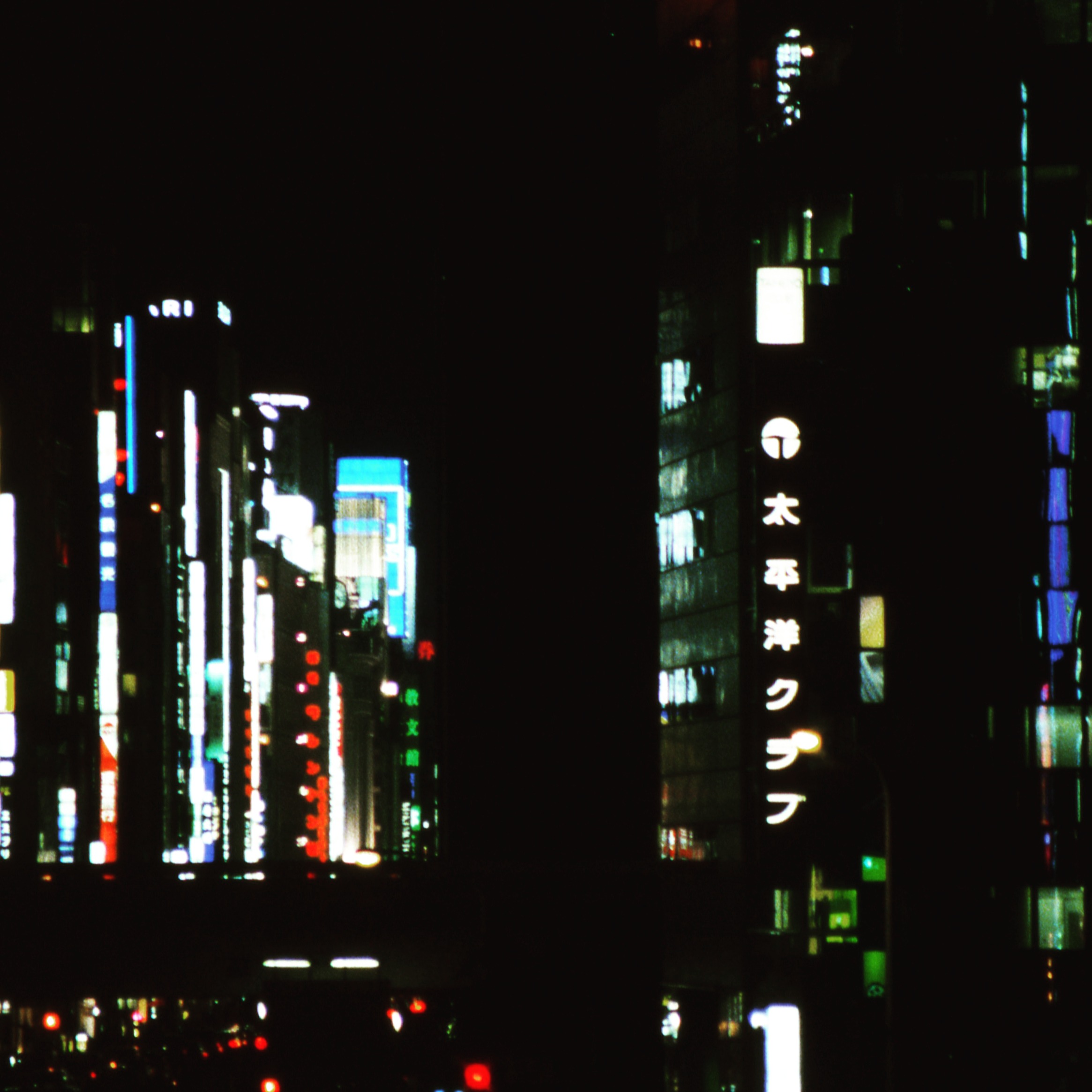Tokyo exhibition Spring 2027! Am excited to be asked! More details later. This is my photo from previous visit. #lovejapan #britishartistinjapan #artforoffices #artforhotels #artforinteriors