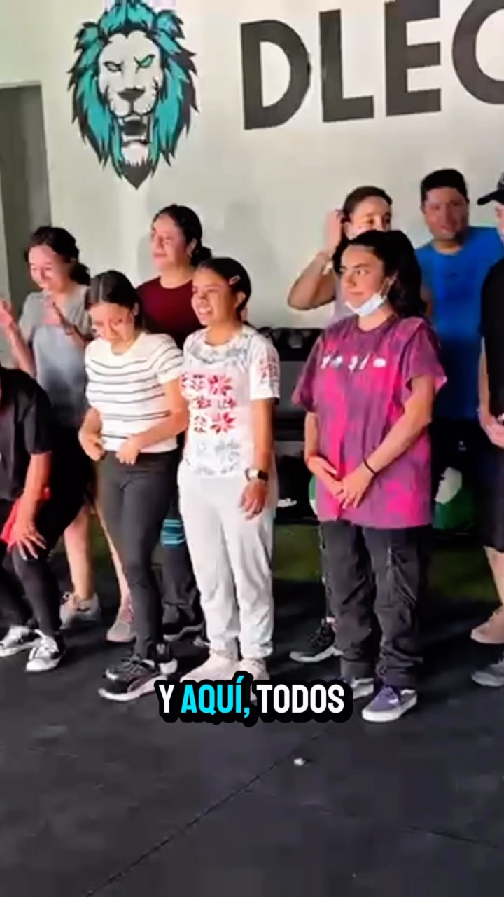 Así se vive una clase en DLEON FIT. 🦁🔥
Aquí no importa si estás empezando o si ya llevas tiempo entrenando. Adaptamos el entrenamiento a tu nivel para que puedas avanzar, mejorar y disfrutar el proceso. 💪
Entrenamos juntos, nos exigimos, nos apoyamos y terminamos como lo que somos: una comunidad. 🤝
Porque aquí no solo vienes a entrenar.
Vienes a ser parte de algo más grande.
🦁 DLEON FIT
La comunidad más fuerte.