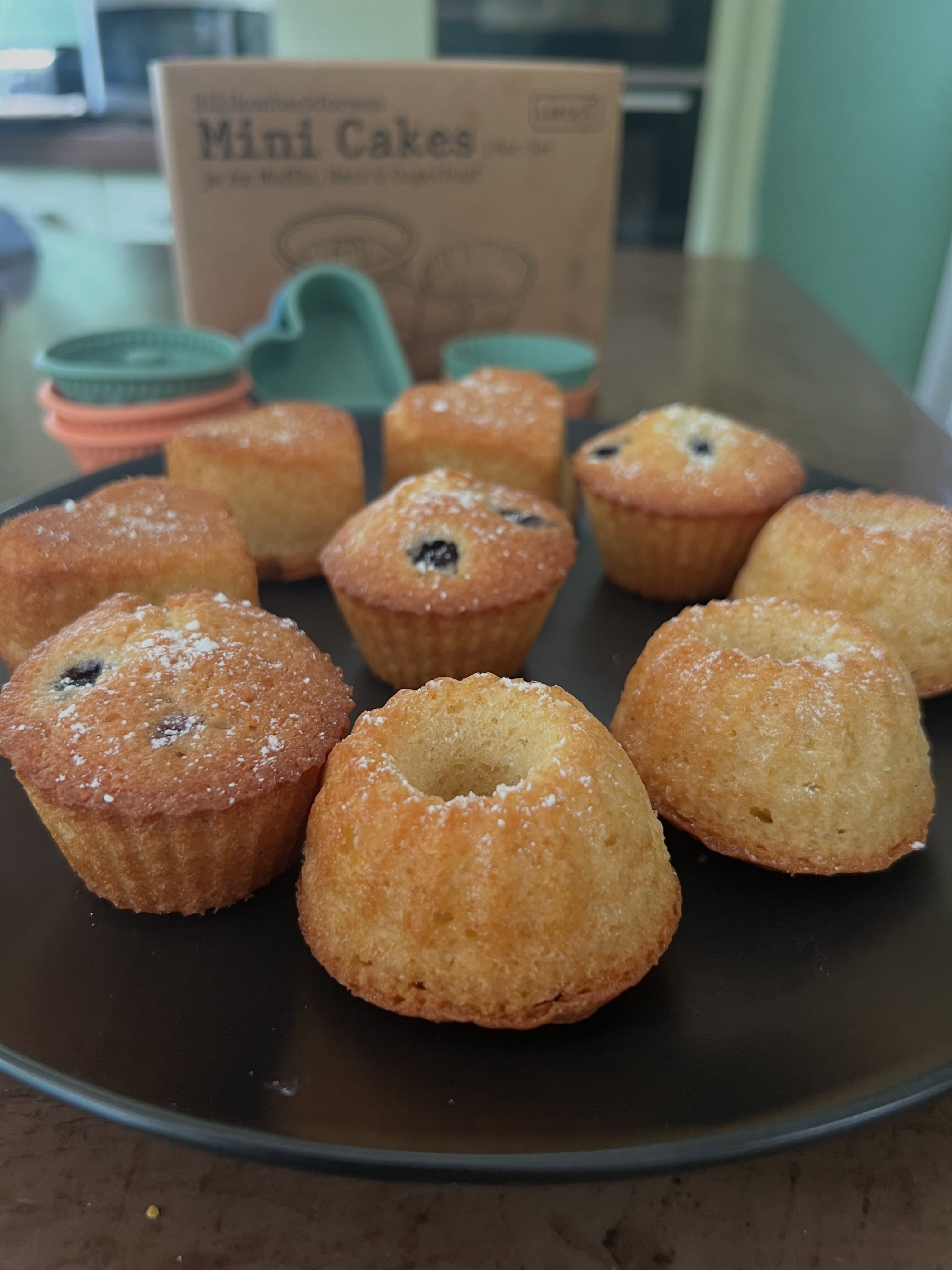 Oh my goodness! How flippinโ adorable are these mini cakes I made with the @lurch_ag silicon cake forms? ๐ฑ๐๐๐
I bought them on my recent trip to Germany and couldnโt wait to try them out. So easy to use and the result is just so cute! They are a lovely size too and I will definitely be using them on retreat. Great as moulds for desserts too! ๐๐๐ง๐ง๐ง
Dankeschรถn @lurch_ag ๐
This is not a sponsored post!
#minicakes #baking #retreatchef