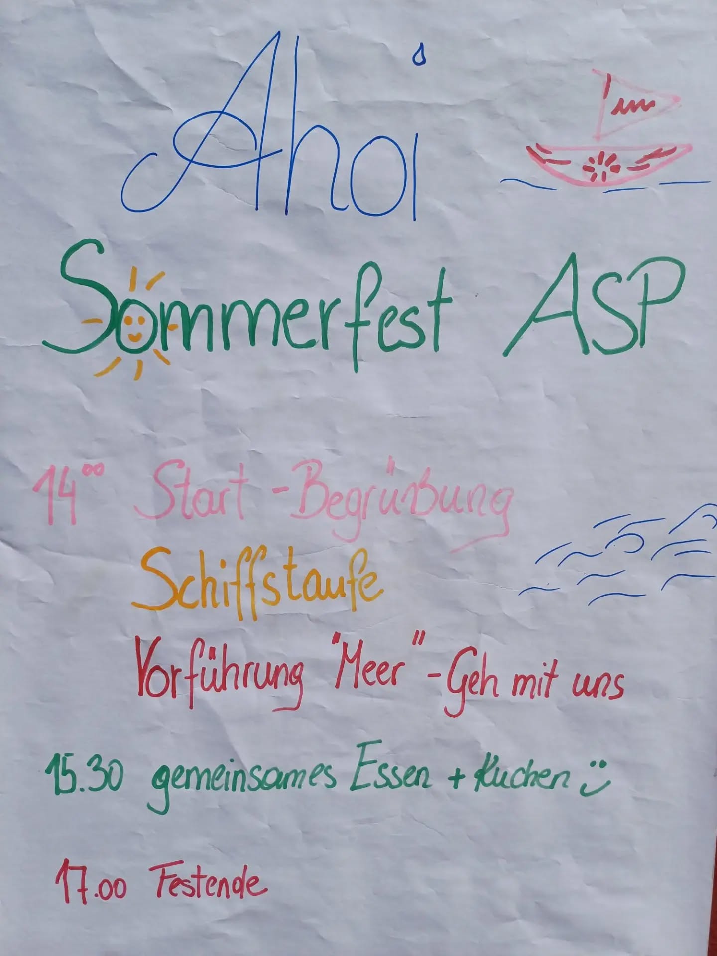 Wir feiern heute.
Komm vorbei!