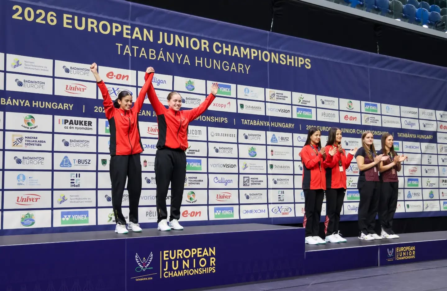 🏸🇹🇷 TARİH YAZDIK! AVRUPA ŞAMPİYONUYUZ! 🏆🥇 Macaristan’ın Tatabánya kentinde düzenlenen 2026 U19 Badminton Avrupa Gençler Şampiyonası’nda büyük başarı!… 🏸🇹🇷 TARİH YAZDIK! AVRUPA ŞAMPİYONUYUZ! 🏆🥇 Macaristan’ın Tatabánya kentinde düzenlenen 2026 U19 Badminton Avrupa Gençler Şampiyonası’nda büyük başarı!…