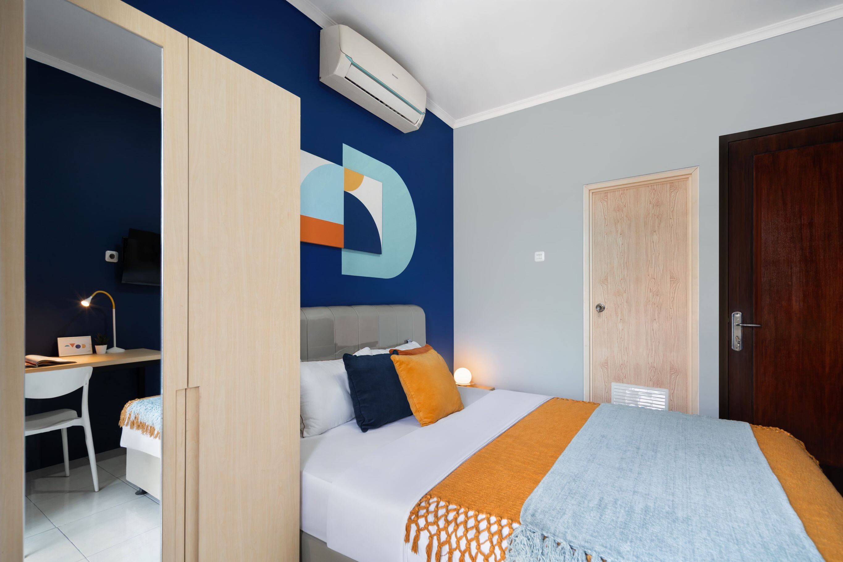 Fix pulang kerja auto nyaman istirahat di kosan ini 👀
Cove Stariez Auria bisa jadi pilihan buat kamu yang lagi cari kost di sekitar Pulomas~
✅ Full furnished
🛌 Queen/king bed, smart TV
👩🏻🍳 Dapur, ruang makan bersama
📍Dekat LRT Equestrian, area perkantoran, dan Kalbis University
Jangan lupa share ke temen kamu yang lagi cari hunian nyaman buat istirahat ✨
Info & Booking:
📞 Cove Official Number: +62 21 5099 6923
🌐 Cove Official Website: cove.id
#kostjakarta #kostjaktim #kosteksklusif