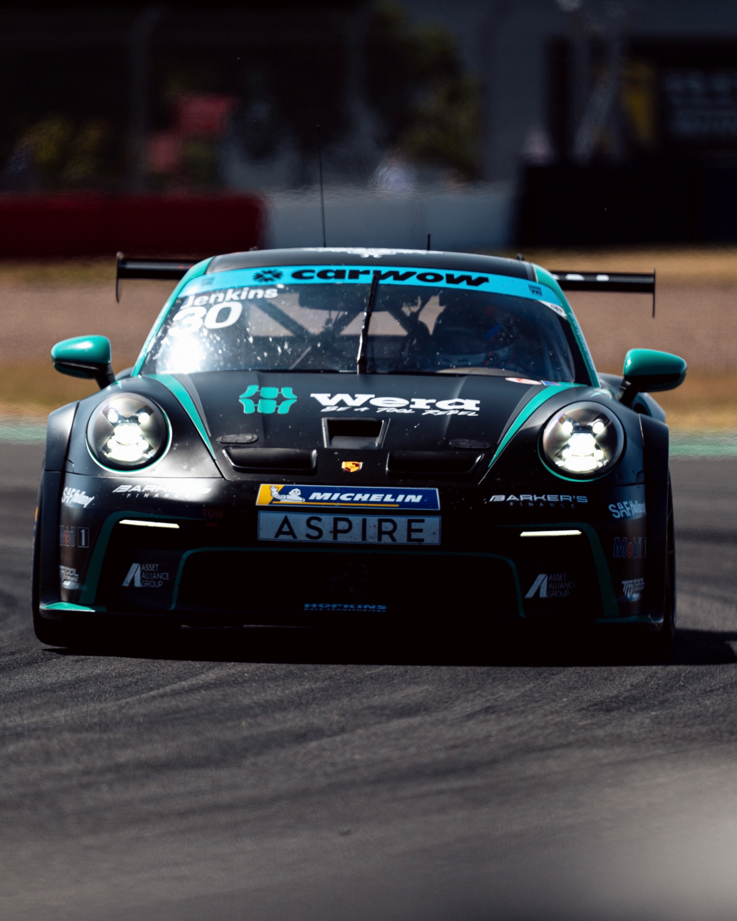 On to the next one 👊
We’re heading north to Croft for the sixth round of the season and we’re determined to get onto the top step of the podium!
#willjenkinsracing #carreracupgb #motorsport #btcc @porscheraces_gb @carwow @allianceraceuk @weratoolsuk @weramotorsport @teamparkerracing @hopkinsracetransporters @asset_alliancegroup @reefertrailercentre @safholland_uk @thegreengroupuk @wstransportation @toolmaniacuk #weraallianceacademy