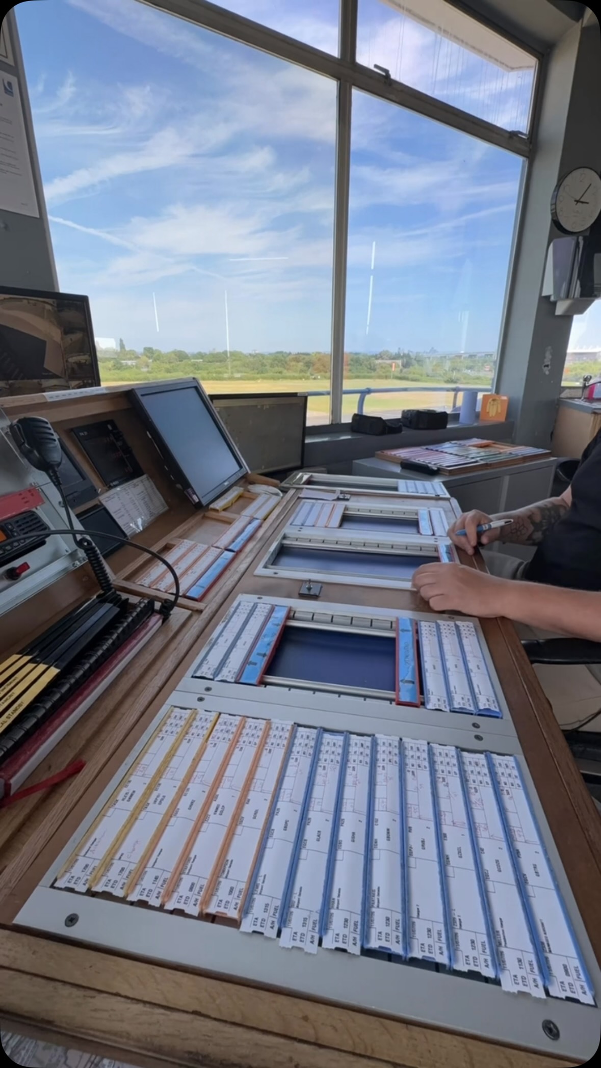 It’s been quieter at the airfield due to the weather, but here is a little snapshot of what goes on up in the tower on a busy day at Barton Aerodrome.
Our FISO’s Carl and Ryan were hard at work keeping everyone safe and operations flowing smoothly.
Thanks to @bartonraff for the timelapse and edit!
#aviation #airtraffic #aircraft #bartonaerodrome #manchester