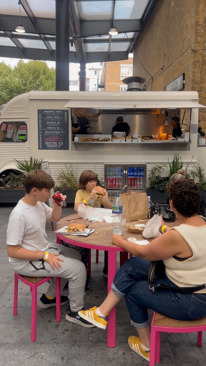 Somewhere only we know. #MammasGoodies
Breakfast. Lunch. Every day.
Italian ingredients. Bold flavours.
Good price. All for you.
Feel good food, that’s all we do 🫶
📍 Spitalfields Market
🛒 mammasgoodies.co.uk
🛵 Deliveroo — link in bio
#SpitalfieldsMarket
#ItalianFood #FeelGoodFood #BreakfastAndLunch