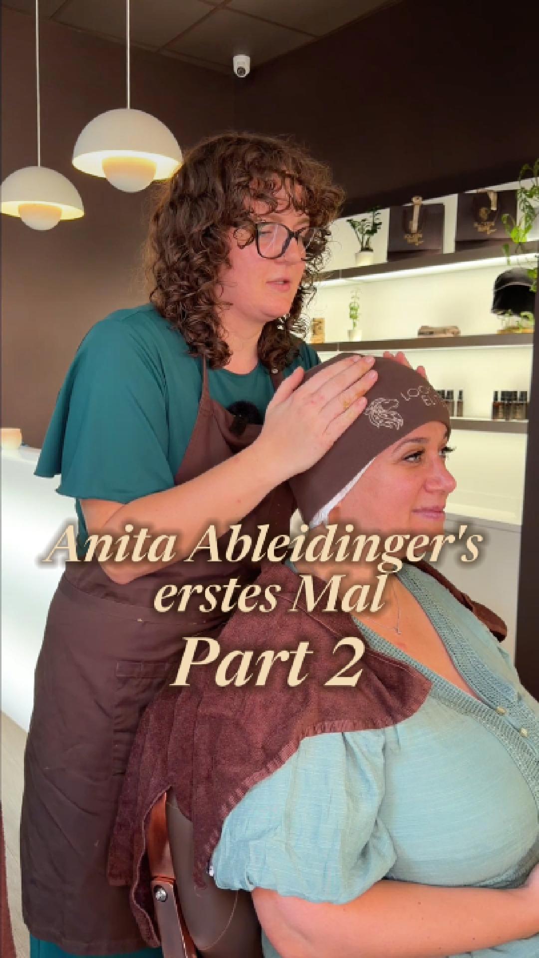Part 2 | Sowas hat Anita Ableidinger noch nie gemacht.😱 Eine individuelle Pflanzen-Haarveredelung für ihre Naturlocken.
Seid gespannt auf das Ergebnis. 🤫 😍
Die Pflanzen-Haarveredelung für zuhause ist erhältlich auf lockenelite.at ✨
#locken #naturfriseur #vegan #wien #lockenkopf #lockenelite #kronehit