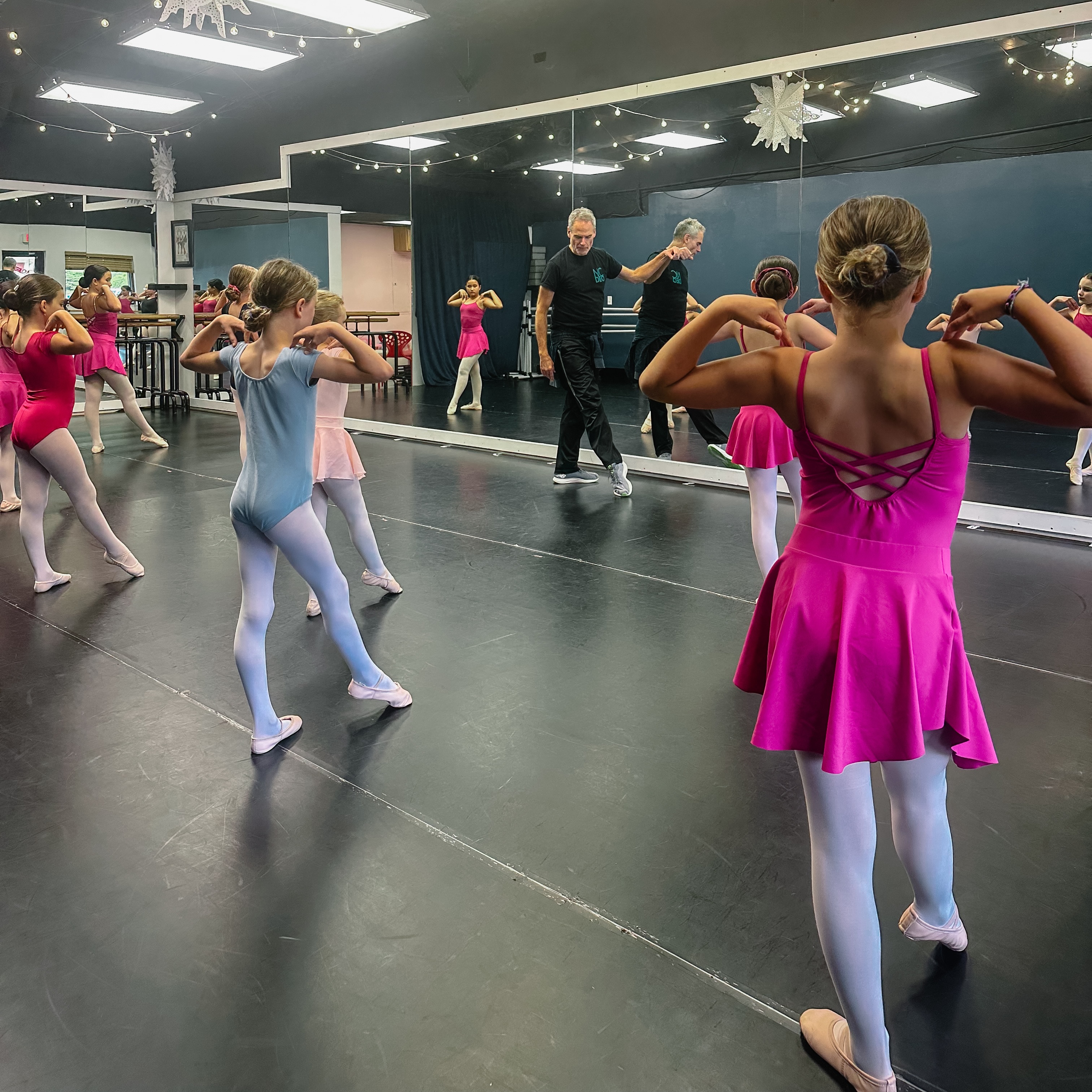 Week 3, let’s go!💃 Continuing to build technique, confidence, and consistency with each class. Looking forward to another great week of learning and dancing.
#boonedance #DanceClasses #DanceTraining #DanceTechnique #ballet