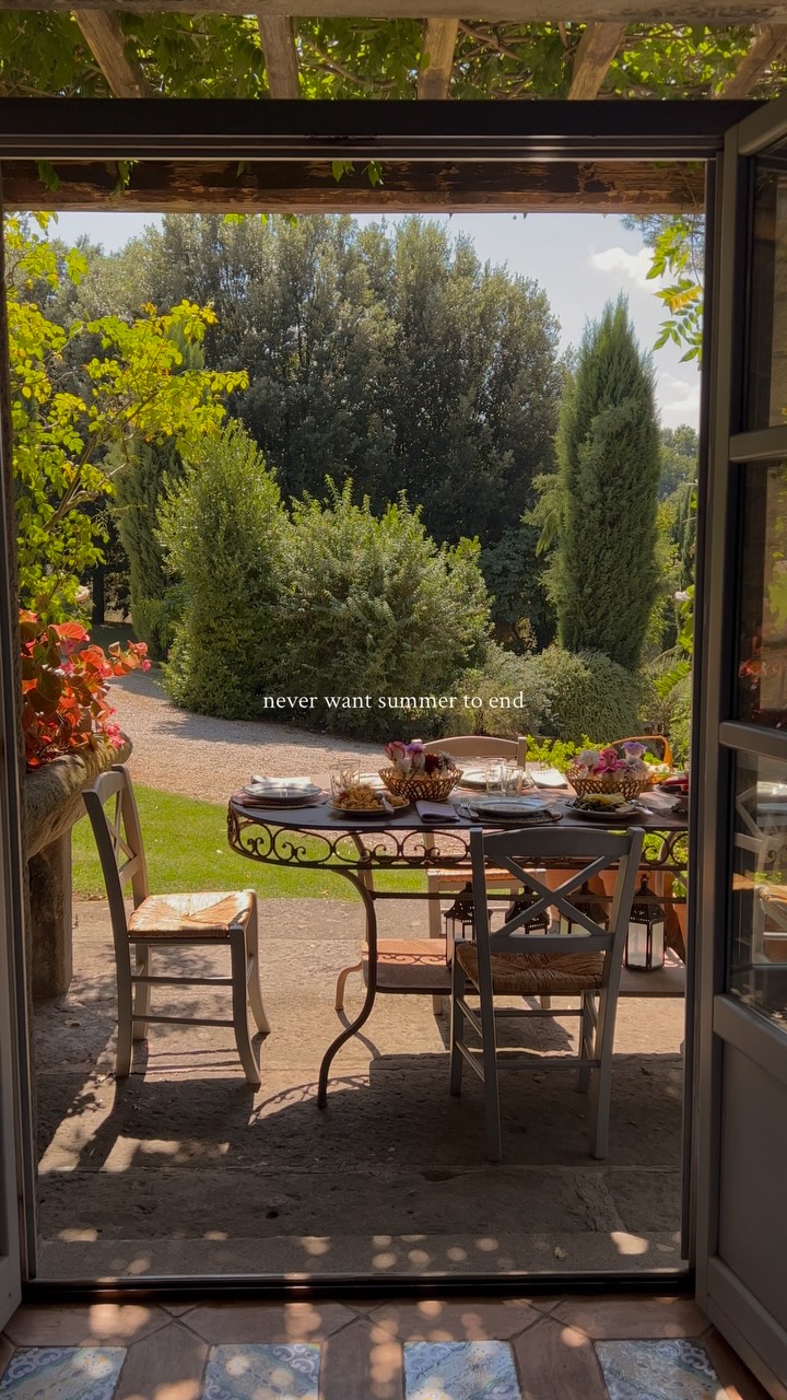 still summer here in Italy โฅ๏ธ @aevasionn
.
.
italy | italia | summer | estate | countryside | slow life | tuscia | viterbo | Lazio | travel guide | travel tips | best hotels | villa | italian life | dimore storiche | vita lenta | la dolce vita | italian
#igitalia #howitalyfeels #italiansummer #igitaly #italiait