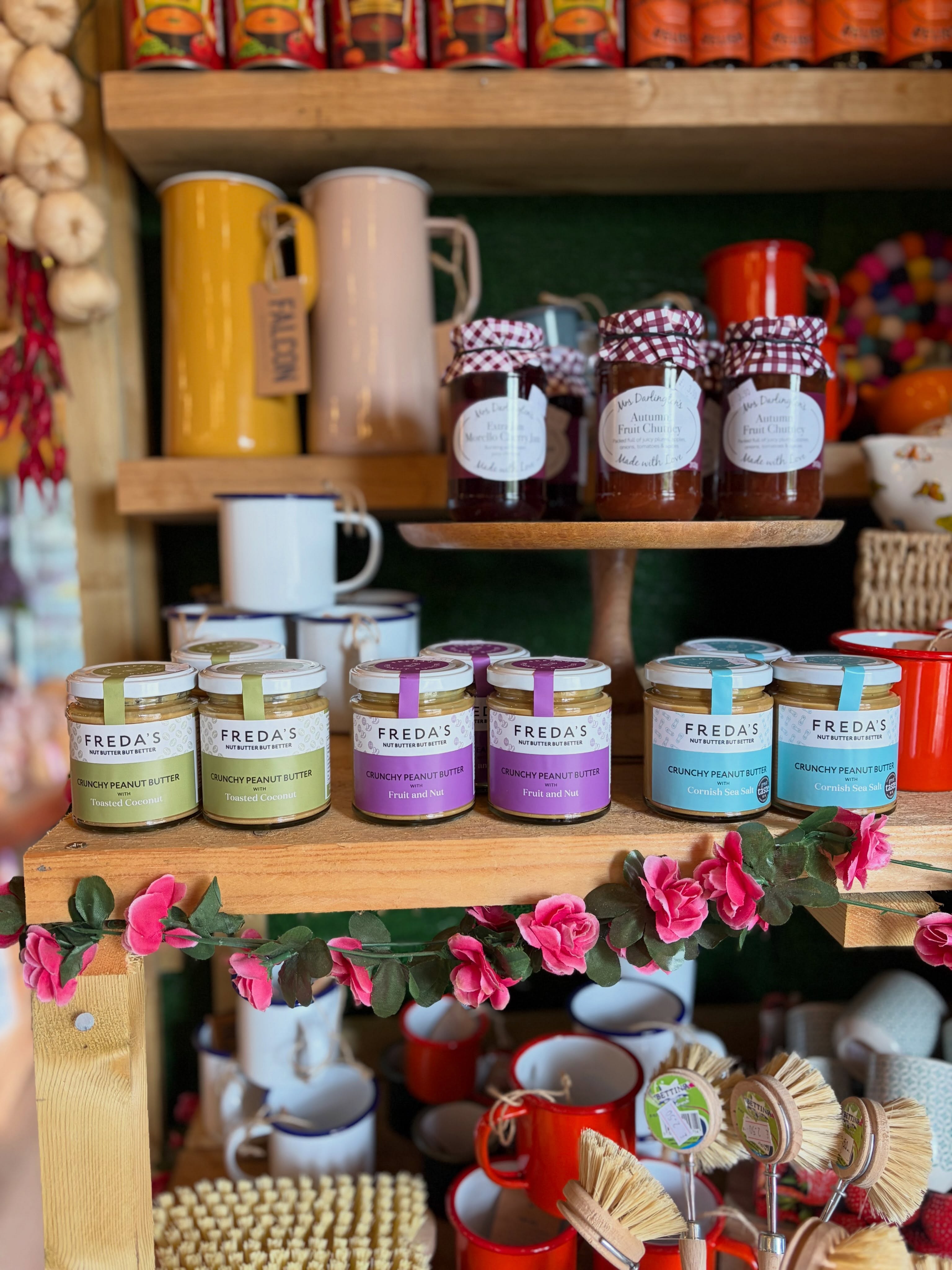 New peanut butter range has just landed from @fredaspeanutbutter 🌰
Crunchy or Smooth and then for the fun flavours we have
• Cornish Sea Salt 🌊
• Fruit & Nut 🍇
• Toasted Coconut 🥥
• Chipotle Chilli 🌶️
Find them on our shelves when visiting the village country store 😋
#peanutbutter #newrange #cellar41 #yorkshire