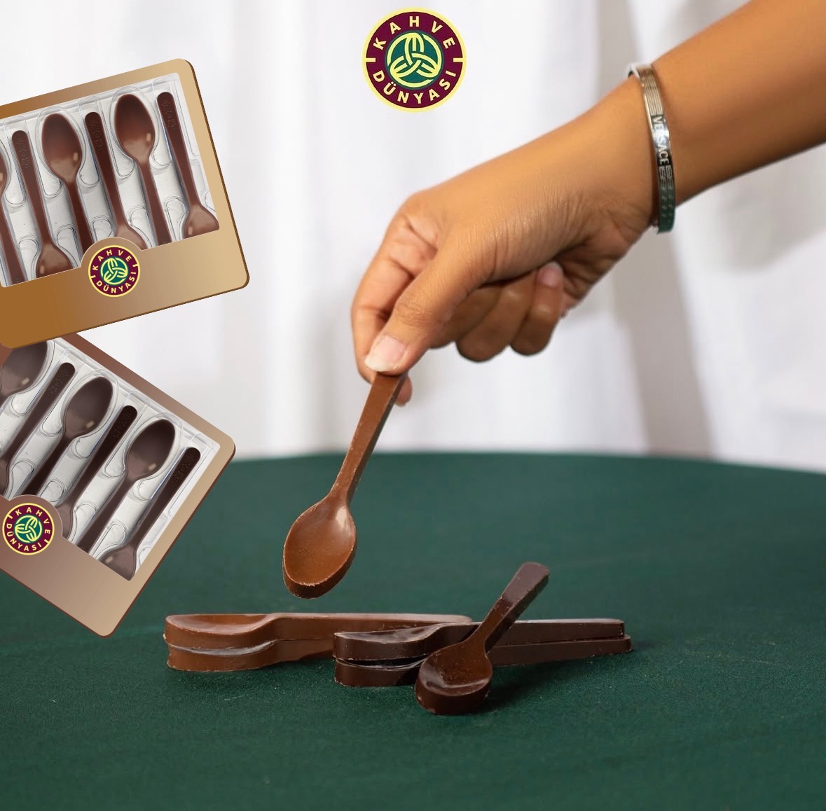 Milk and dark chocolate spoons made for your coffee moment — stir it in, watch it melt, then enjoy the rest as a sweet bite. 🍫☕
#KahveDünyası #ChocolateSpoon #CoffeeMoment #ChocolateLovers #CoffeeTime
