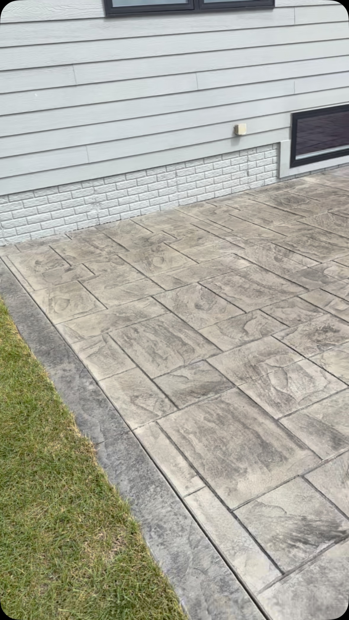 Majestic Ashlar — one of our favorite stamped concrete patterns. 🔥
#stampconcrete #homeimprovement #dsmhomes #iowacontractors