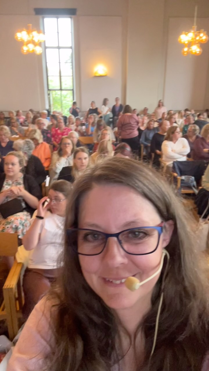 Sist på bollen troligen, men så här en vecka efter Feelgoodfestivalen i Sigtuna kommer här ett litet bildsvep av mina dagar där. 📚✨
#författare #historiskamedia #feelgoodfestivalen2026 #brevfråndetförflutna #antikbodenugglan