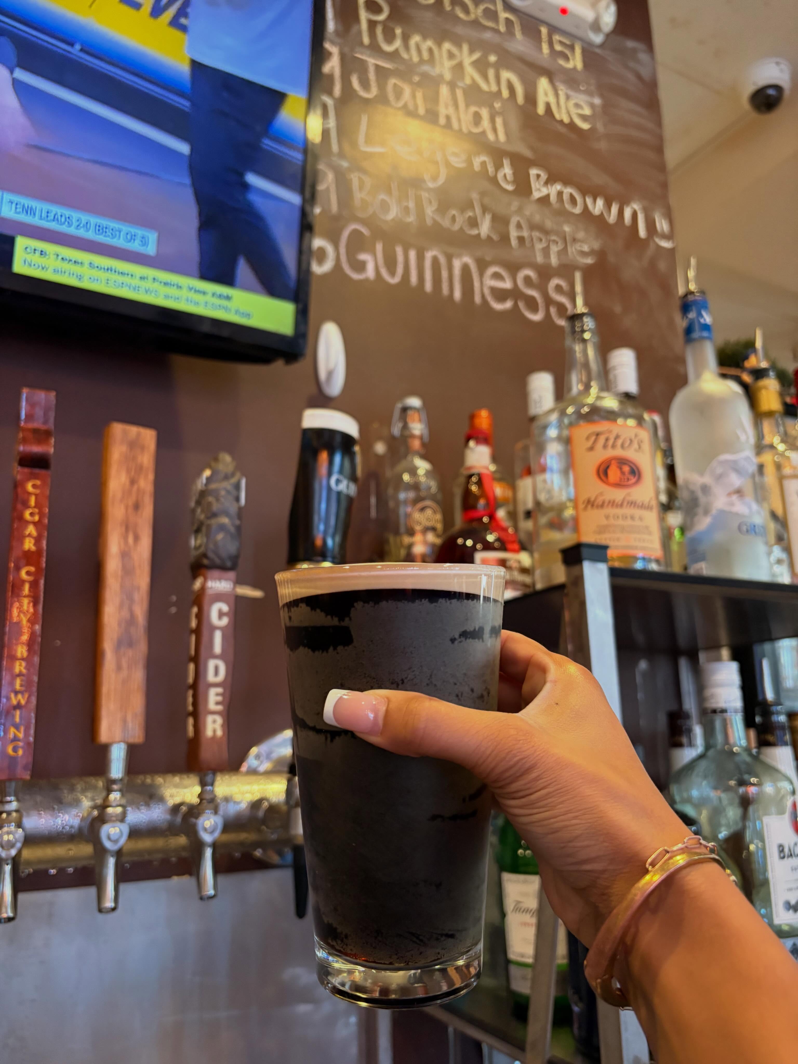 A Guinness sounds goooooooood! Join us today for happy hour! From 3-6 pm