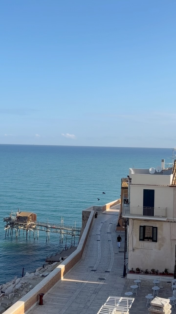Waking up with this sound to this view… you realise you really don’t need much when your day starts like this. 🌊☀️🇮🇹
“Buona Domenica” to all my friends on here…sending seaside happiness from my little corner of Italian hidden paradise ❤️🇮🇹
📍Termoli, Molise | Italy
#italy #seaside #slowliving #termoli #molise