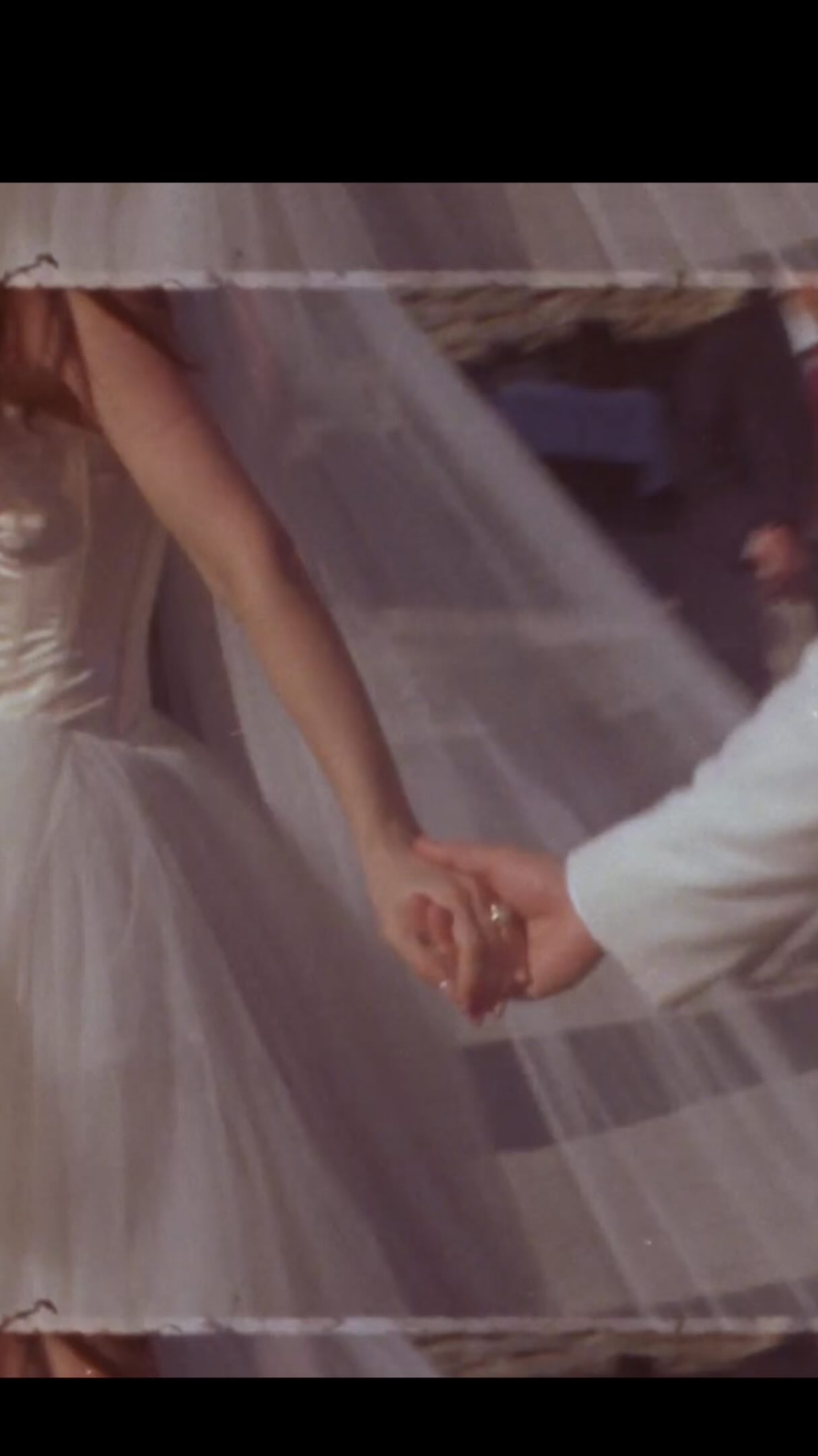 Clare & Matt’s Super 8mm teaser 🦢 #btsxbridal #weddingcontentcreator #italywedding #super8weddingfilm
Photo @klassen.weddings
Video @houndstoothfilms
Content + Film @bts.bridal
Planning + design @lovestoryeventsitaly