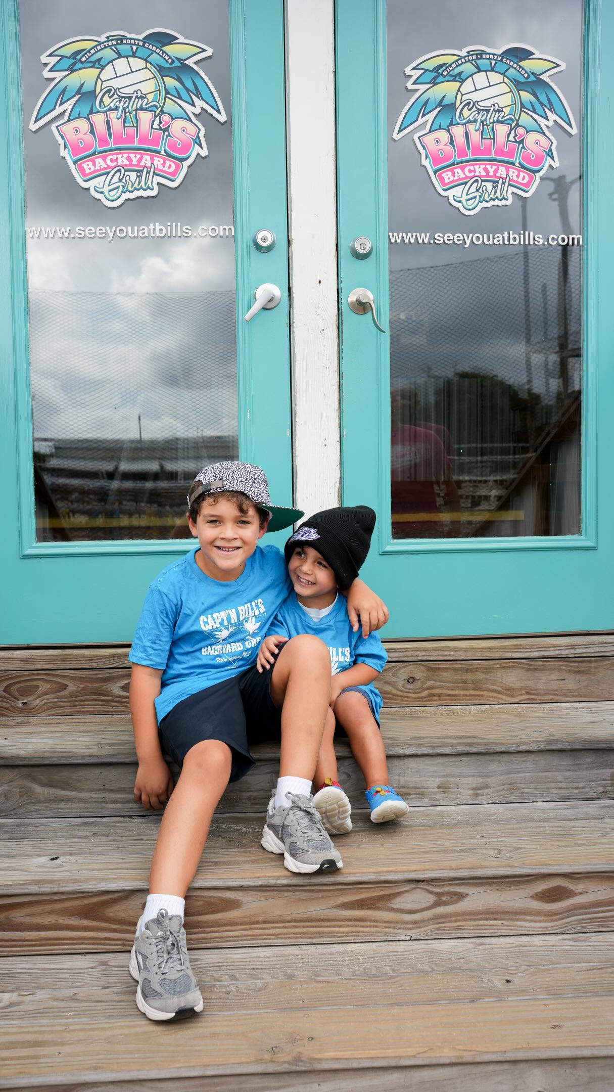 We may or may not have some tiny team members learning the family business 😅
(Don’t worry, they’re union approved - and by the union - we mean “mom and dad”)
#SeeYouAtBills #CaptnBills #FamilyBusiness #RestaurantHumor #SupportSmall