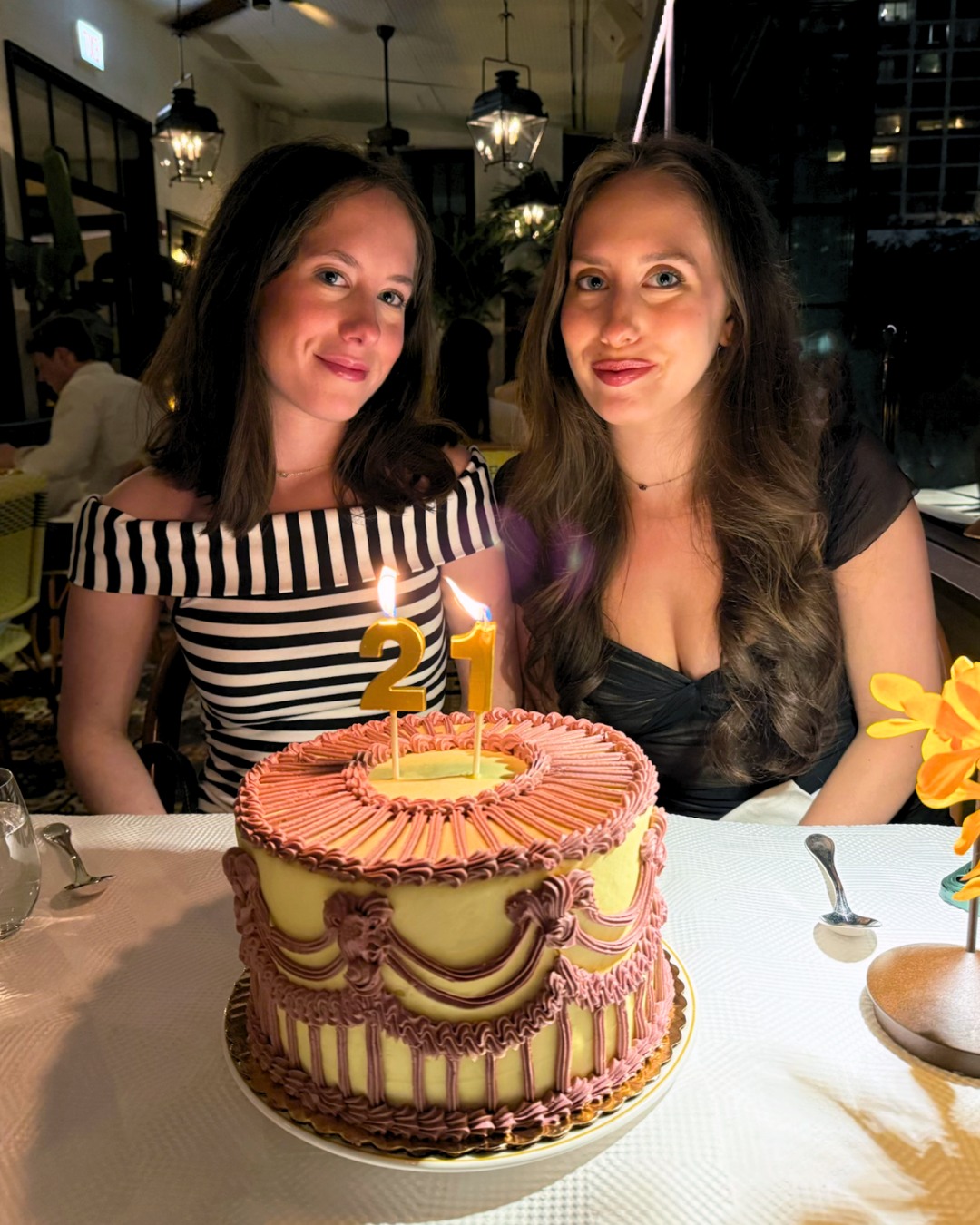 HAPPY BIRTHDAY 🎂
A cake made just for your celebration!
Make it your own with your favorite cake flavor,
handmade filling, frosting and a special message.
From birthdays to milestones and everything worth celebrating,
Foodstuffs can help make your cake extra special.
🎂 Custom celebration cakes
💌 Special messages
🍰 Multiple flavors & fillings
✨ A size for every celebration
☎️ Please call to order a cake—72 hours’ notice is required.