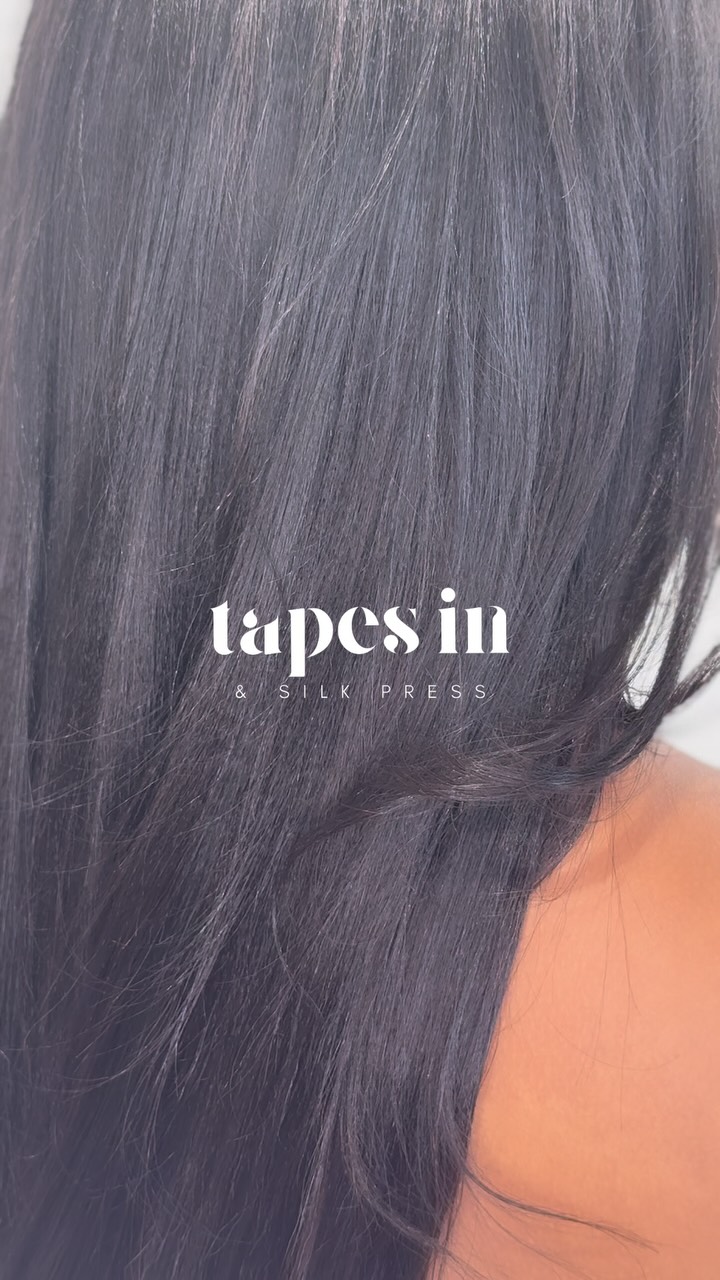 🖤 DEUX SALONS. UNE SEULE SIGNATURE TAPESINSILK.
Le Robert ou Fort-de-France ? Votre expérience TAPESINSILK reste la même. ✨
Parce que notre exigence ne change pas selon l’adresse.
Dans chacun de nos salons, vous bénéficiez de la même expertise, des mêmes standards de qualité et du même niveau d’accompagnement.
✨ Les mêmes techniques d’extensions
✨ Les mêmes prestations
✨ Les mêmes méthodes de travail
✨ La même exigence sur la qualité des cheveux
✨ Le même diagnostic personnalisé
✨ Le même savoir-faire TAPESINSILK
✨ La même attention portée à votre chevelure
K-Tip, Tape-In, tissage cousu, Silk Press, cheveux texturés naturels… votre choix de salon ne doit jamais être un compromis sur la qualité.
Nous avons créé TAPESINSILK comme une véritable signature, et une signature doit être reconnaissable partout. 🤎
📍 CC Creolis, Le Robert
📍 Étang z’abricots, Fort-de-France
💌 Prête à prendre rendez-vous ?
Choisissez simplement le salon qui vous convient le mieux et réservez votre prestation via le lien en bio.
#TAPESINSILK #SalonDeCoiffureMartinique #ExtensionsMartinique #ExtensionsCapillaires #ktipmartinique