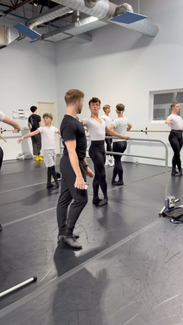 Stronger than yesterday π₯πͺ #themaledanceconnection #maledancer #ballet #dance #balletdancer