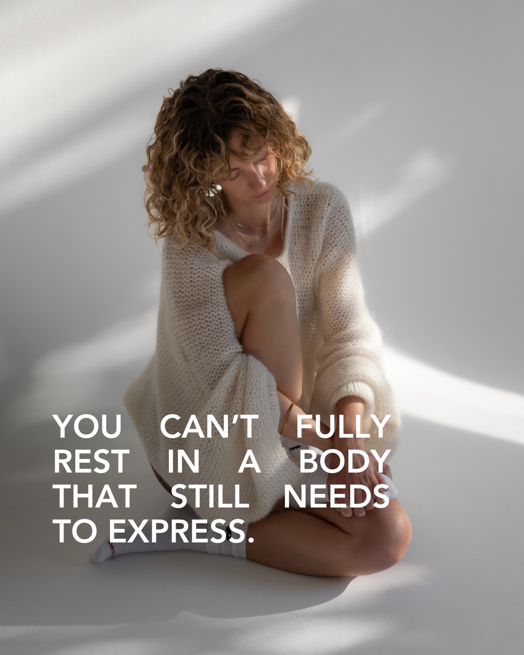 The problem isn’t that you’re bad at resting.
Maybe your body is still full of movement, tension, activation, unfinished impulses or things that haven’t had space to be expressed yet.
We often talk about rest as if it starts with lying down, getting quiet and “letting go”.
But sometimes stillness comes too early.
Sometimes the body needs movement first.
A shake. A breath. A sound. A stretch. A little more space.
Somatic practice has taught me that regulation doesn’t always look calm from the outside.
Sometimes it looks like movement before softness.
Expression before stillness. Activation before rest.
And maybe that’s why forcing yourself to “relax” can feel so frustrating. You’re not always meant to skip straight to the quiet part.
Sometimes we move our way into rest.
Have you ever noticed that stillness feels easier after you’ve moved?
