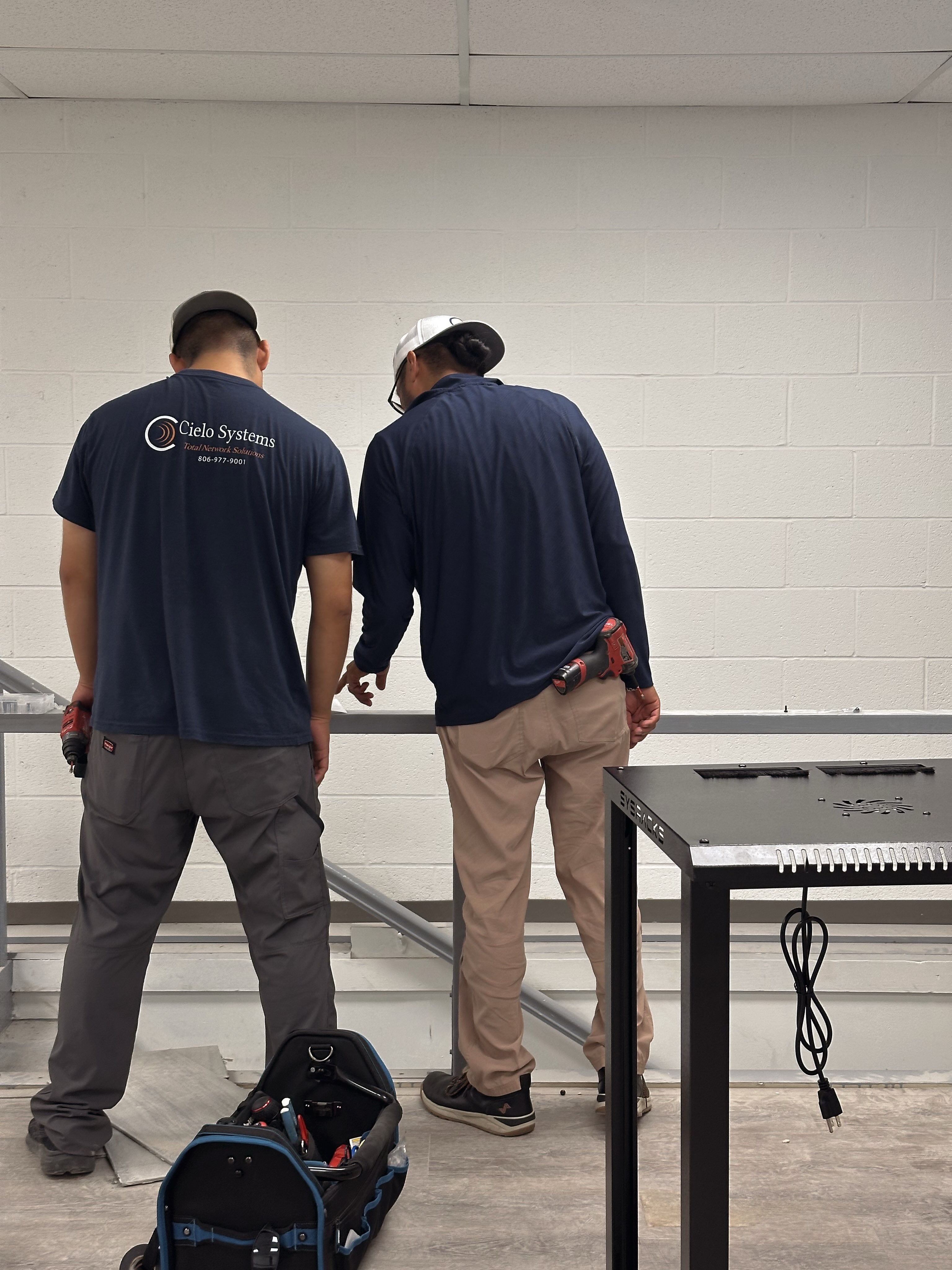 From pulling cable and installing equipment to troubleshooting the unexpected, our technicians bring the skill and dedication needed to keep our projects moving smoothly. Today, we’re giving a big thank you to our Cielo Systems technicians for everything you do! 👷🏻🔧🛜
#cielosystems #technicianappreciation #lowvoltage #ourteam