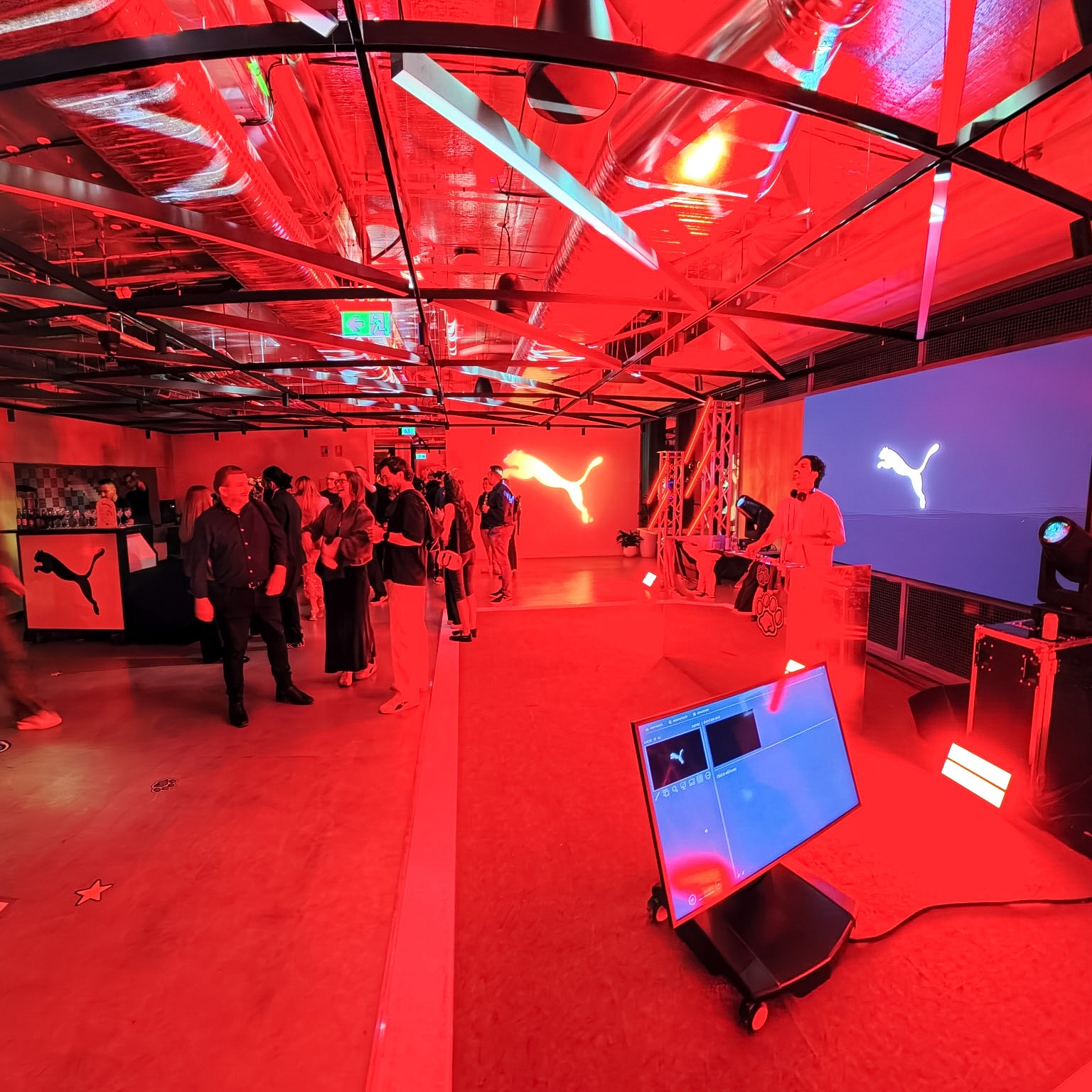 Town hall. Product launch. Athlete event. Teams call. Live sport. DJ set. This space does it all. DiColor LED wall. Quest Engineering speakers and subs. Crestron tracking cameras. Shure, Sennheiser, Q-SYS, Lightware. Built for PUMA Melbourne - and built to go hard.
#Eventspace #PTP #technology #Entertainment #Audiovisual