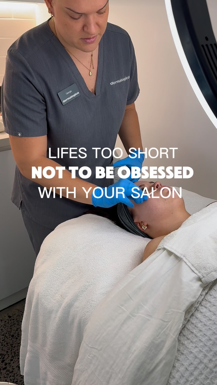 Life’s too short to not be obsessed with your salon. 🫶🏼
Find a salon that makes you feel like THAT girl. ✨
