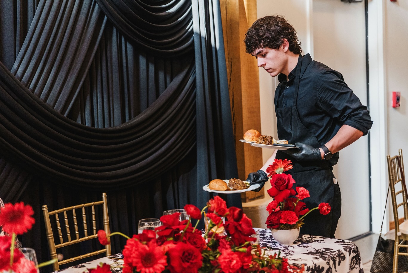 There are some vendors we know we can call on again and again, and @cateringconceptsnwa is one of them. Great food, great service, and a team that never disappoints. They make our job easier and our clients’ events even better.
We love getting to work alongside other local businesses that care about what they do, and we’re always happy to have Catering Concepts on the preferred vendor list!
_
Northwest Arkansas event planner, NWA event planning, Arkansas event planner, corporate event planning, Northwest Arkansas catering, women-owned small business, local Arkansas businesses