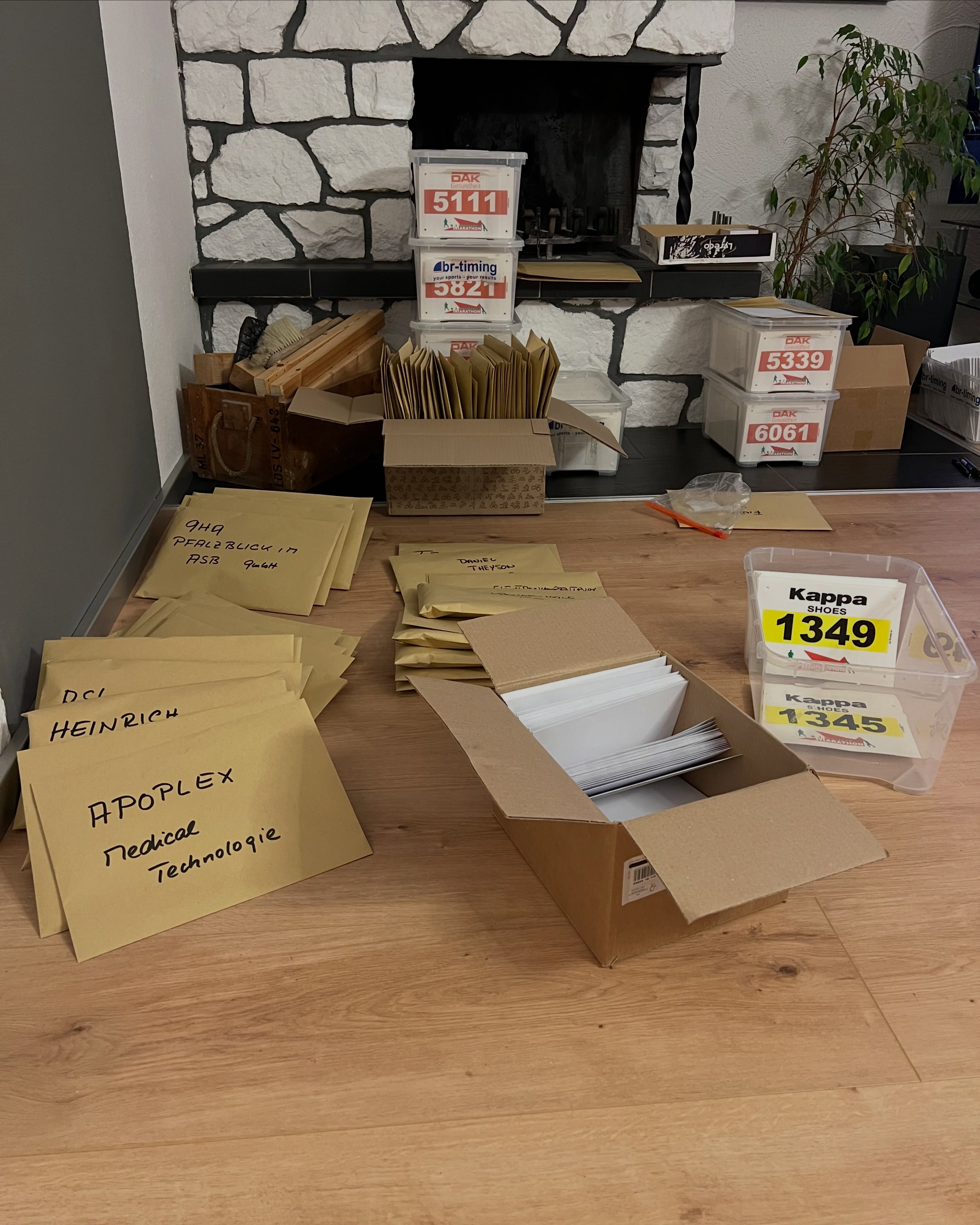 Wenn Hardys Wohnzimmer so aussieht, dann weiß man, es ist Zeit… für den 20. Pfälzerwald-Marathon! 🤯
#pwm #pfälzerwaldmarathon #pfaelzerwaldmarathon #laufenkommtan