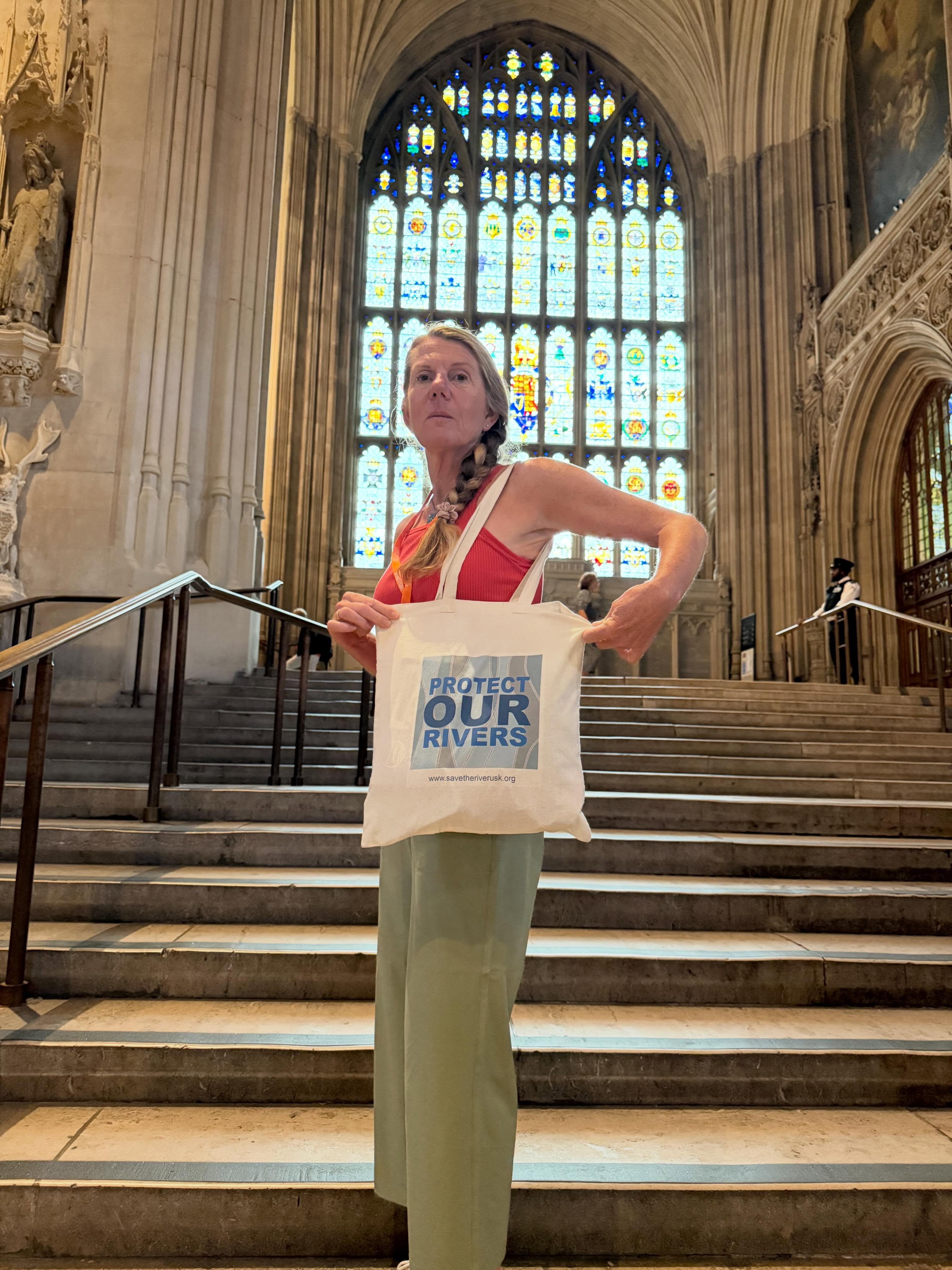 Great to be back in Westminster, banging the drum with the Sewage campaign network group for the protection of our water by bringing our water companies back into public ownership!
Now supported by over 140 MPs, with the debate coming up next week Sept 14th.
The campaign is gathering momentum , let’s keep pushing! 💧✊
Please sign Petition https://petition.parliament.uk/signatures/177027328/verify?token=6xfLhMMH2hTboWUMeQdS