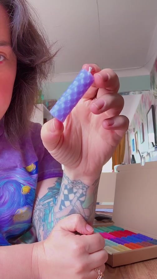 Make some candles with me!
Here’s me doing what I do every day - making candles to order for customers. 🫶🏻✨🙌🏻
Charlotte x