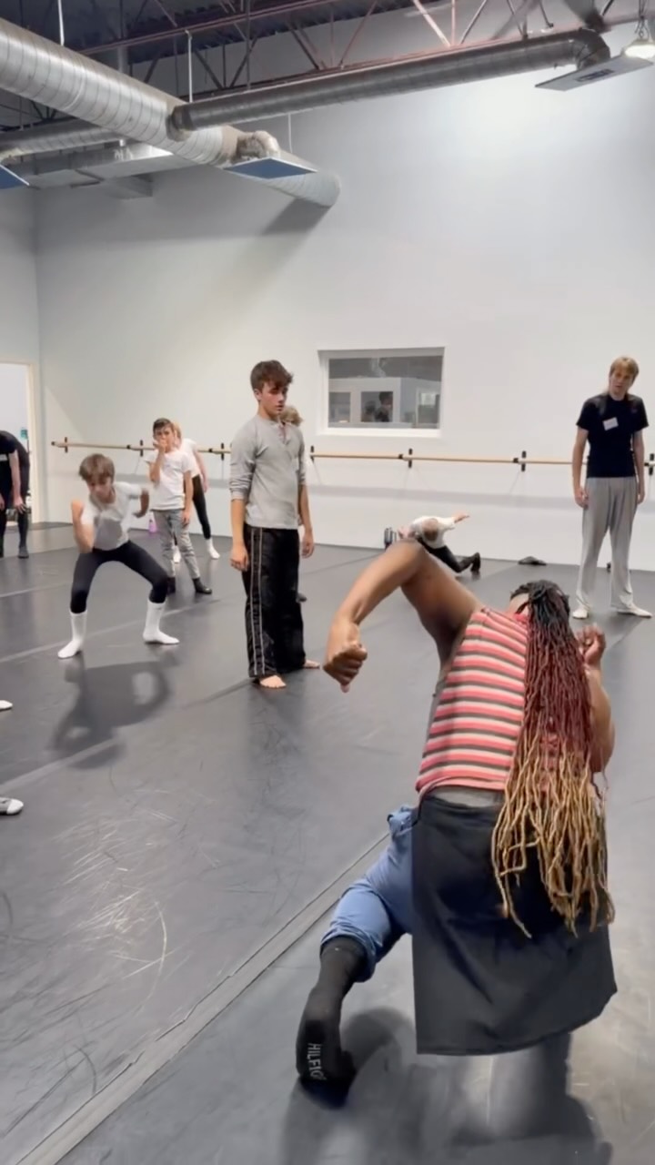 Finding the balance between precision, movement, and freedom. Every detail makes a difference.| Contemporary/Modern teacher Martez Mckinzy. π₯πͺ #themaledanceconnection #maledancer #ballet #dance #balletdancer