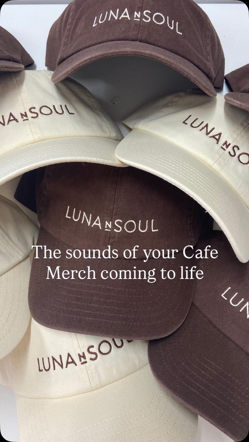 The sounds of your merch coming to life 🫶🏼
Thank you @lunansoulquinnsbeach for supporting local
#asmr #perthcafe #perthcafescene #perthcafeculture #brandedmerch