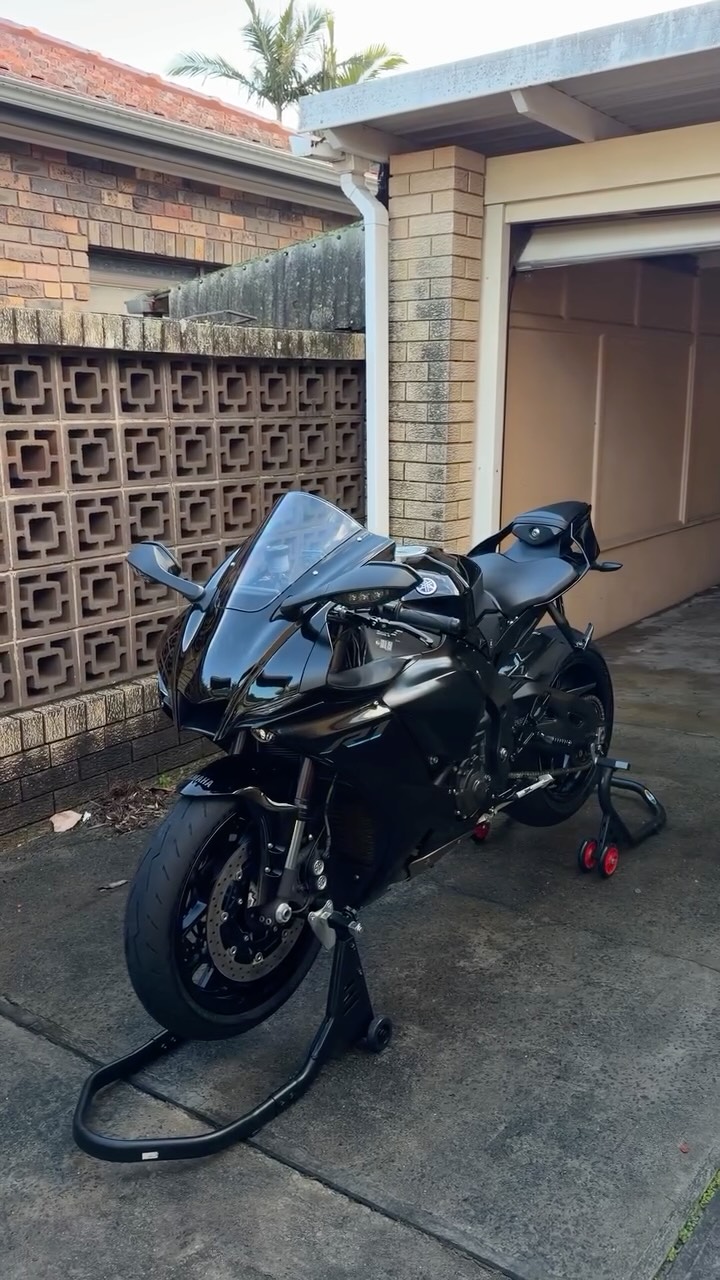 From pianos to cp4 engines 🎹
What can’t yamaha do?
Ceramic Coated Yamaha R1 💎
Book with Sydneys best bike detailer
📲 Dm or 📞 0452390518
📧 contactrndautodetailing@gmail.com
📍Sydney
🔗 Link in Bio
~ RND Mobile detailing ~
#sydney #detailing #paintprotection #yamaha #r1