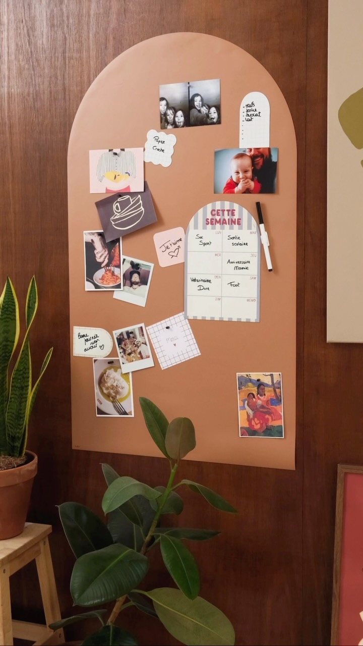 ✨ NOUVEAUTÉ CHEZ INSPIRATION ! ✨
On est complètement fan de @ferflex.fr 🤍
Une jolie marque française 🇫🇷 qui transforme nos murs en espaces magnétiques, déco, pratiques et évolutifs.
Chez INSPIRATION, nous avons craqué pour la gamme Arche, à accessoiriser au gré de ses envies : étagères magnétiques, lettres et chiffres colorés, pense-bête effaçables… On aimante, on déplace, on compose et on recommence autant qu’on veut !
Une super idée pour une entrée, une cuisine, un bureau ou une chambre d’enfant — sans percer les murs 🙌
Notre sélection Ferflex est à découvrir dès maintenant en boutique à Lyon 6e ✨
@ferflex.fr
#FerflexLyon #DecoMaison #DecoEnfant #ConceptStoreLyon #shoppinglyon