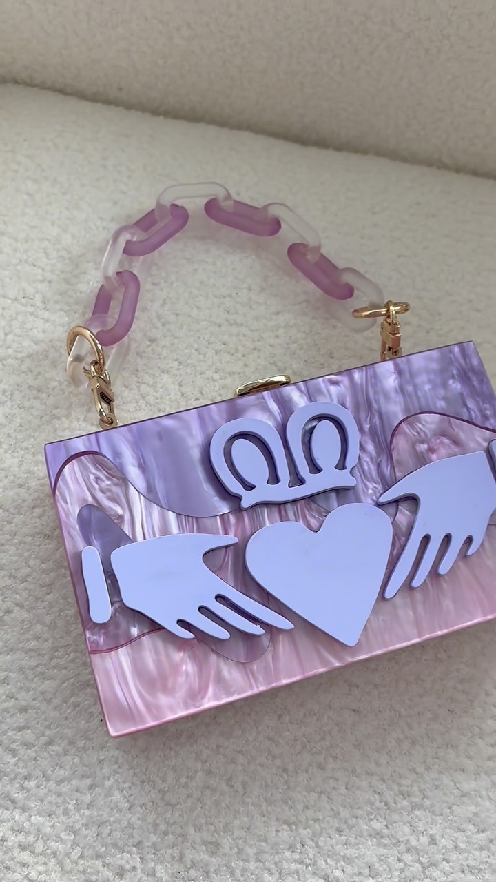 A little Claddagh + Wifey bag appreciation 🫶🏻✨
made by me, one by one 🤍
#Claddagh #Wifey #PersonalisedBags #IrishBride