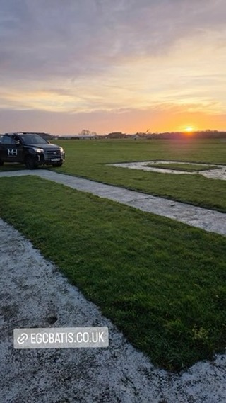 Beautiful morning, and a beautiful day to visit!
#bartonaerodrome #manchester #generalaviationlovers #generalaviation #grassrunways